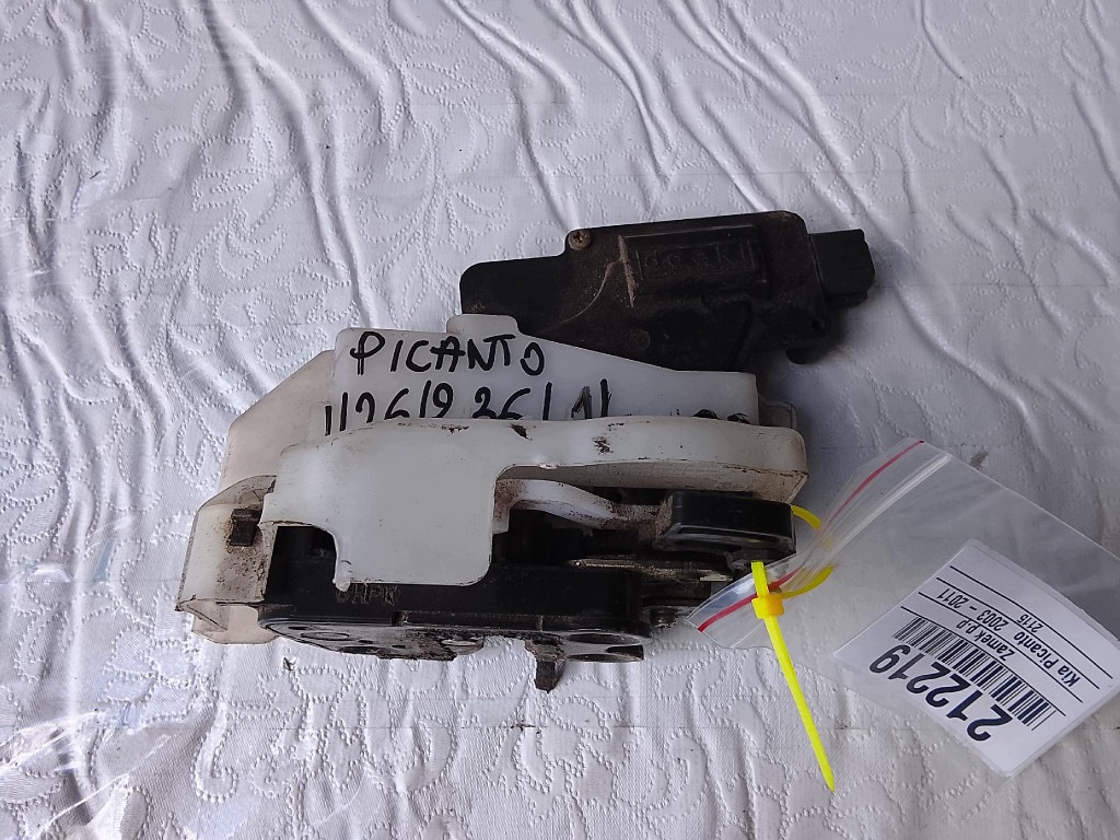 Front Right Lock 5 Pin Kia Picanto Used image 2