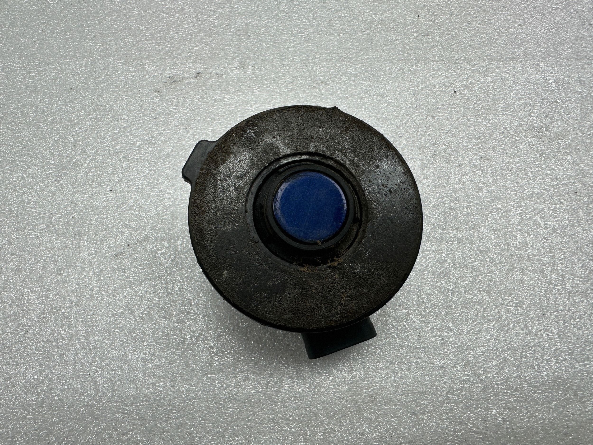 Taka-anturin pidike Audi A4 S4 B9 8W5919289