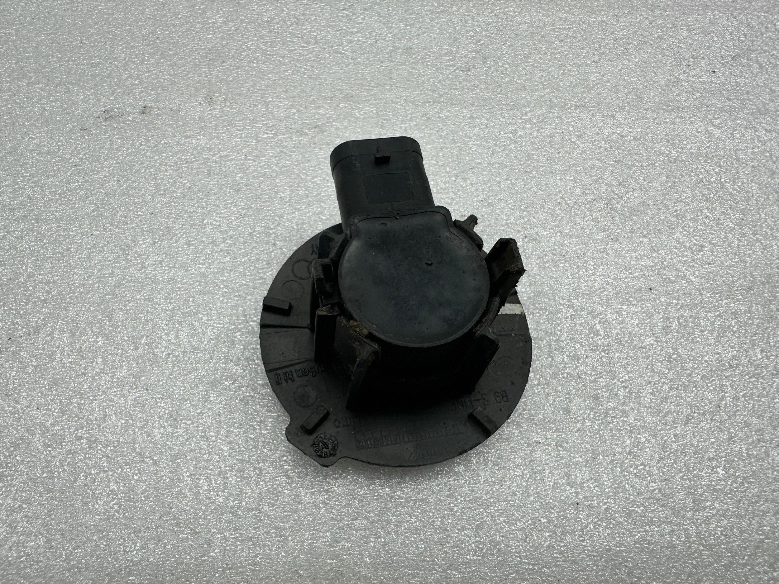 Soporte sensor de aparcamiento trasero Audi A4 S4 B9 8W5919289 image 4
