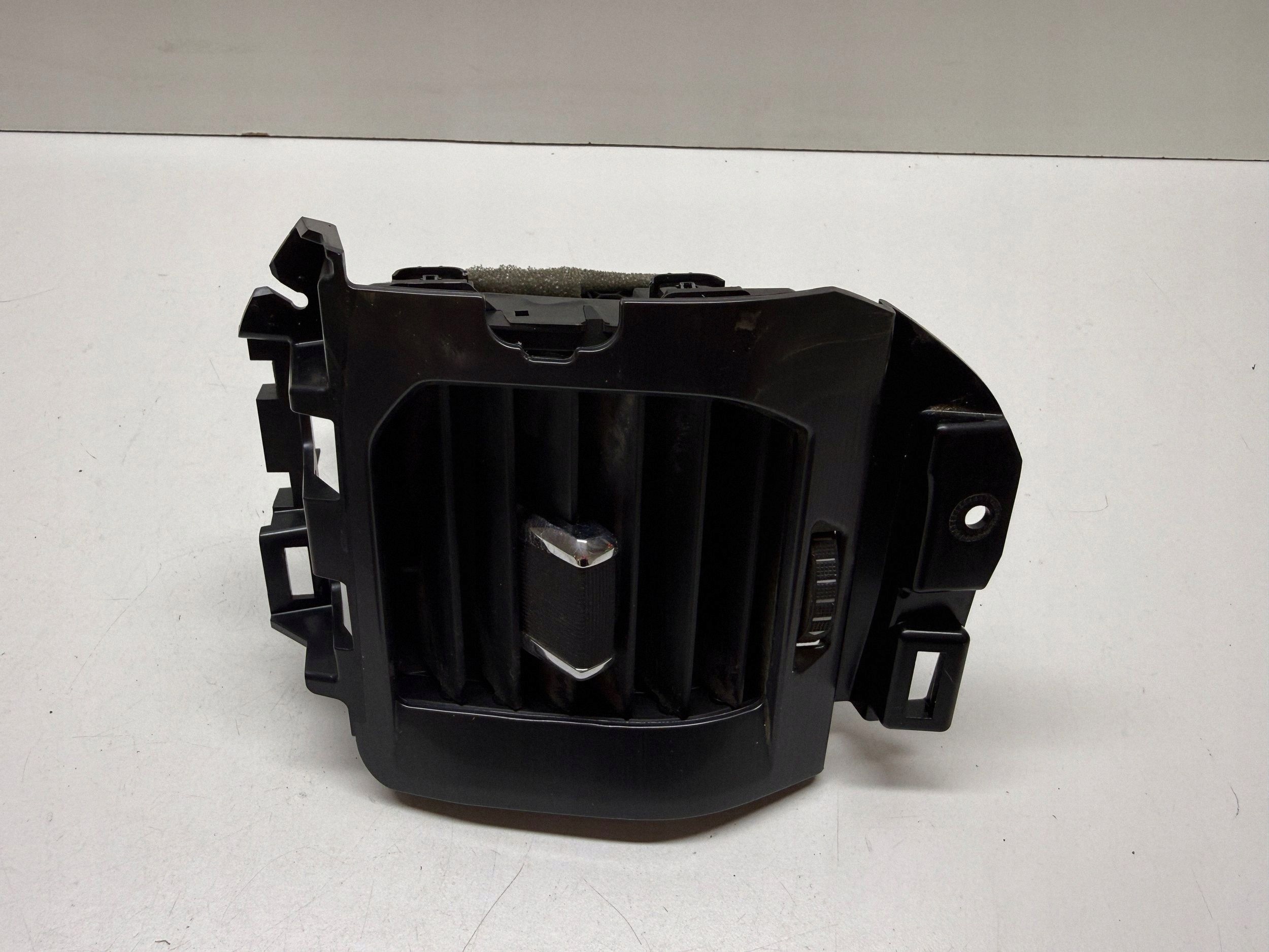 Ilmanottoaukon sivusuojus etu oikea Ford F150 ML3B19893