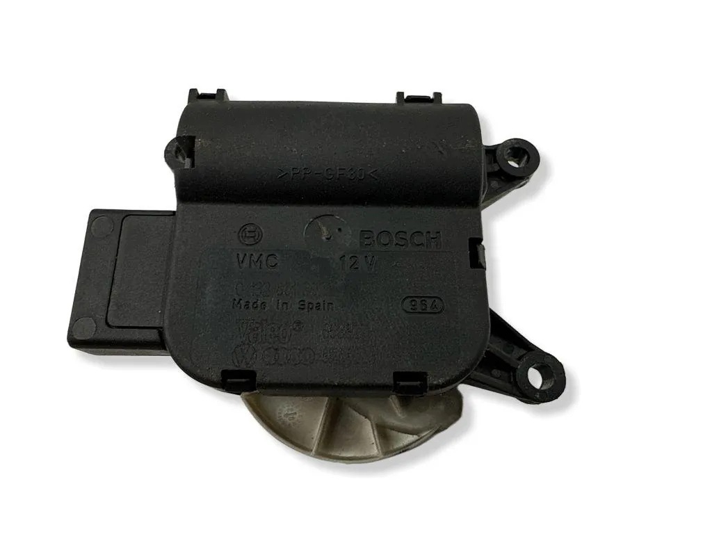 Ilmavirtausläpän moottori Audi A4 B6 2.5 TDI 0132801302