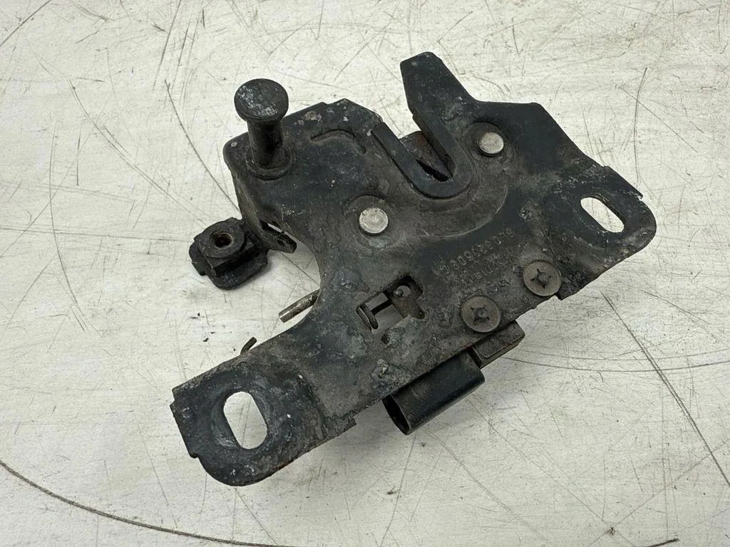 Verrou de capot Audi A3 Sportback 8L0823509C image 4