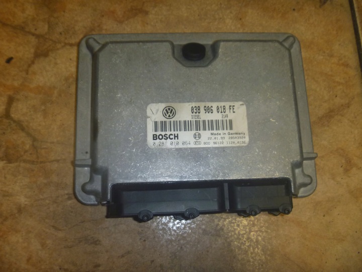 VW Passat B5 1.9 TDI ECU Computer 038906018FE
