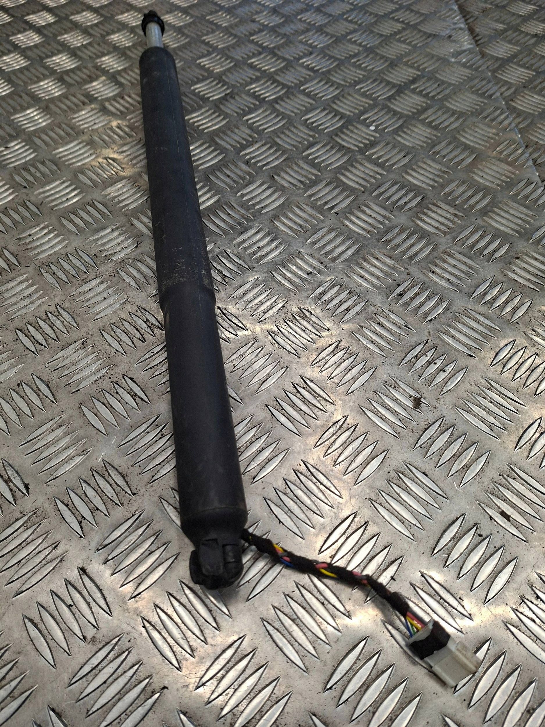 BMW X2 U10 2024 Left Tailgate Damper OEM 5A2FBE5 image 2