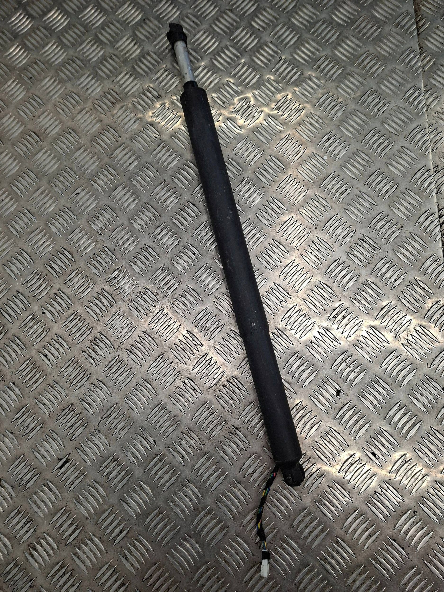 BMW X2 U10 2024 Left Tailgate Damper OEM 5A2FBE5 image 3