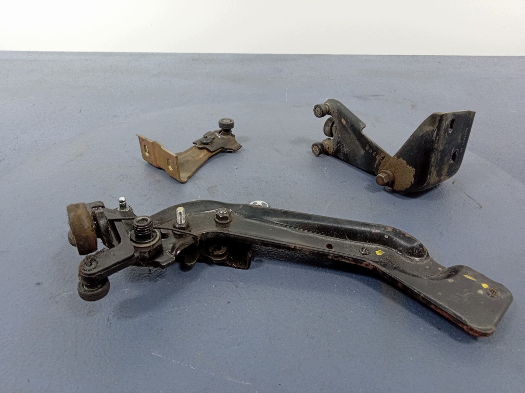 CHRYSLER VOYAGER IV CARAVAN Rollen Schiebetür links OEM 4894037AB image 2