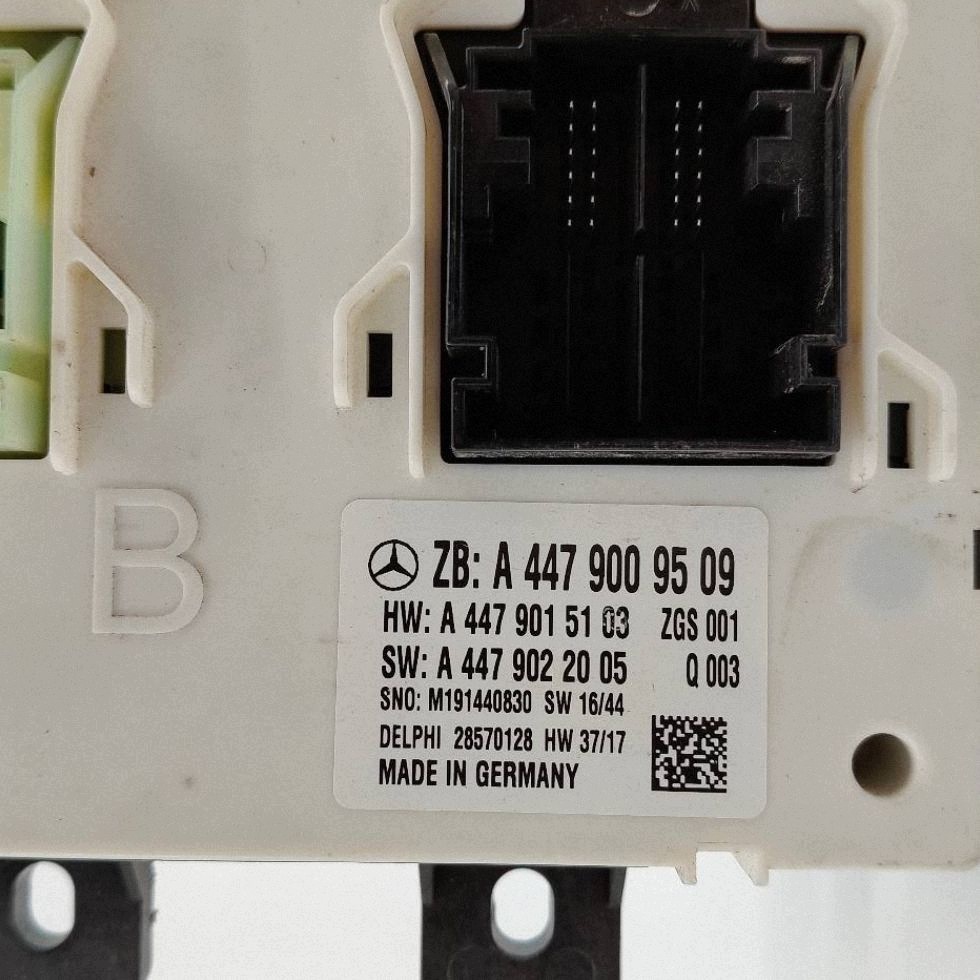 Module de commande Mercedes Vito Viano W447 A4479009509 image 4