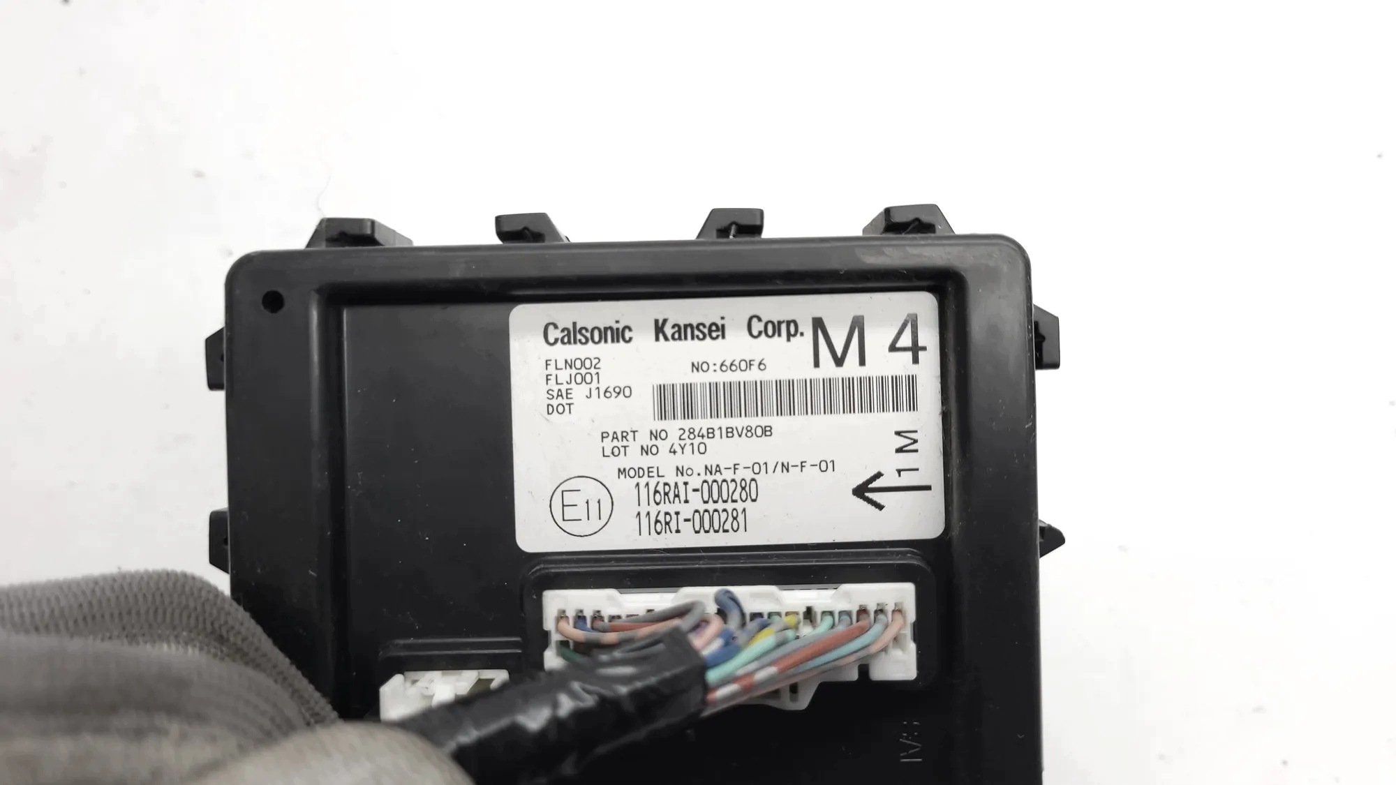 Modulo comfort NISSAN JUKE F15 284B1BV80B usato
