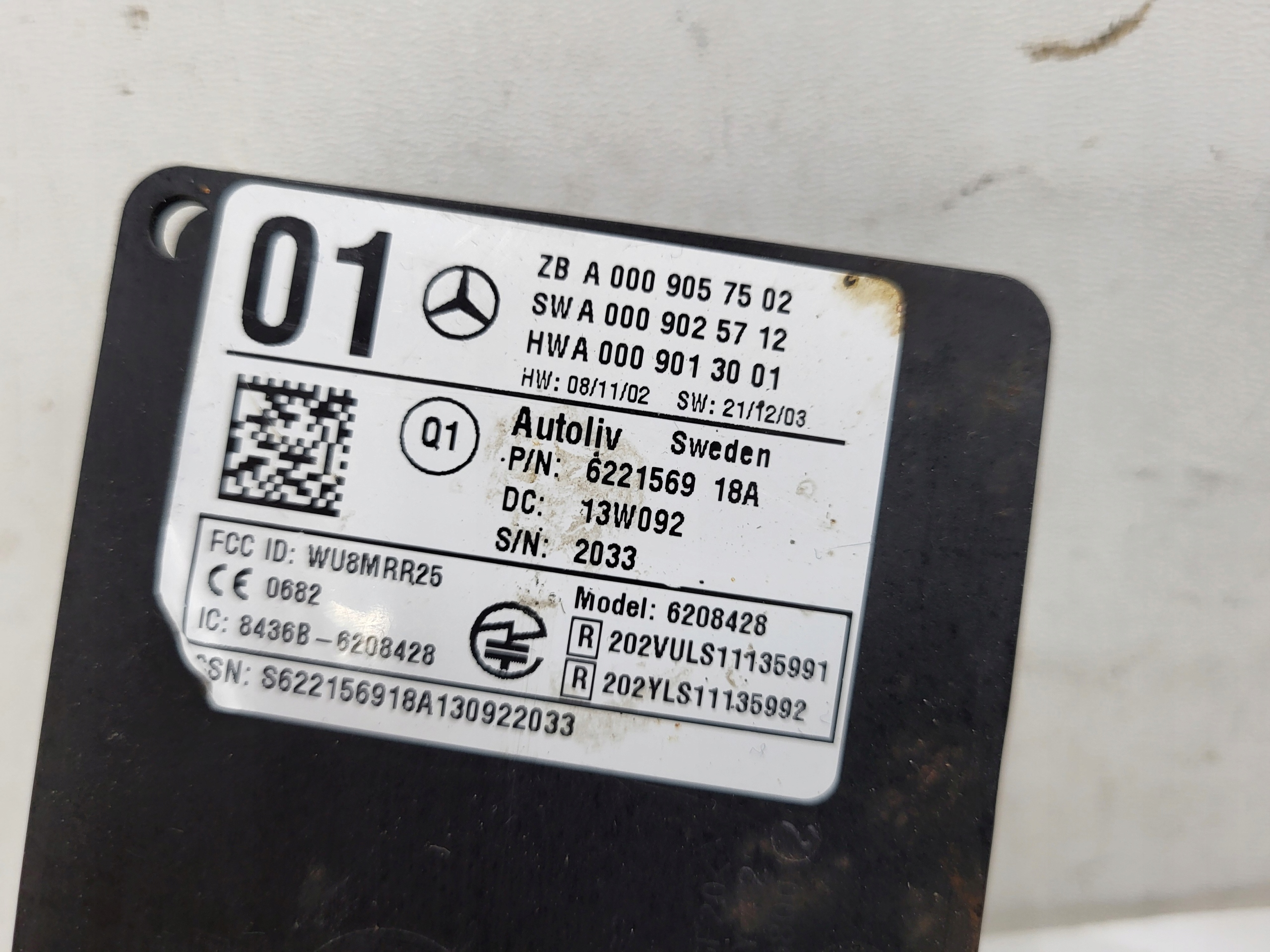 Mercedes-Benz kuolleen kulman tunnistin A0009057502