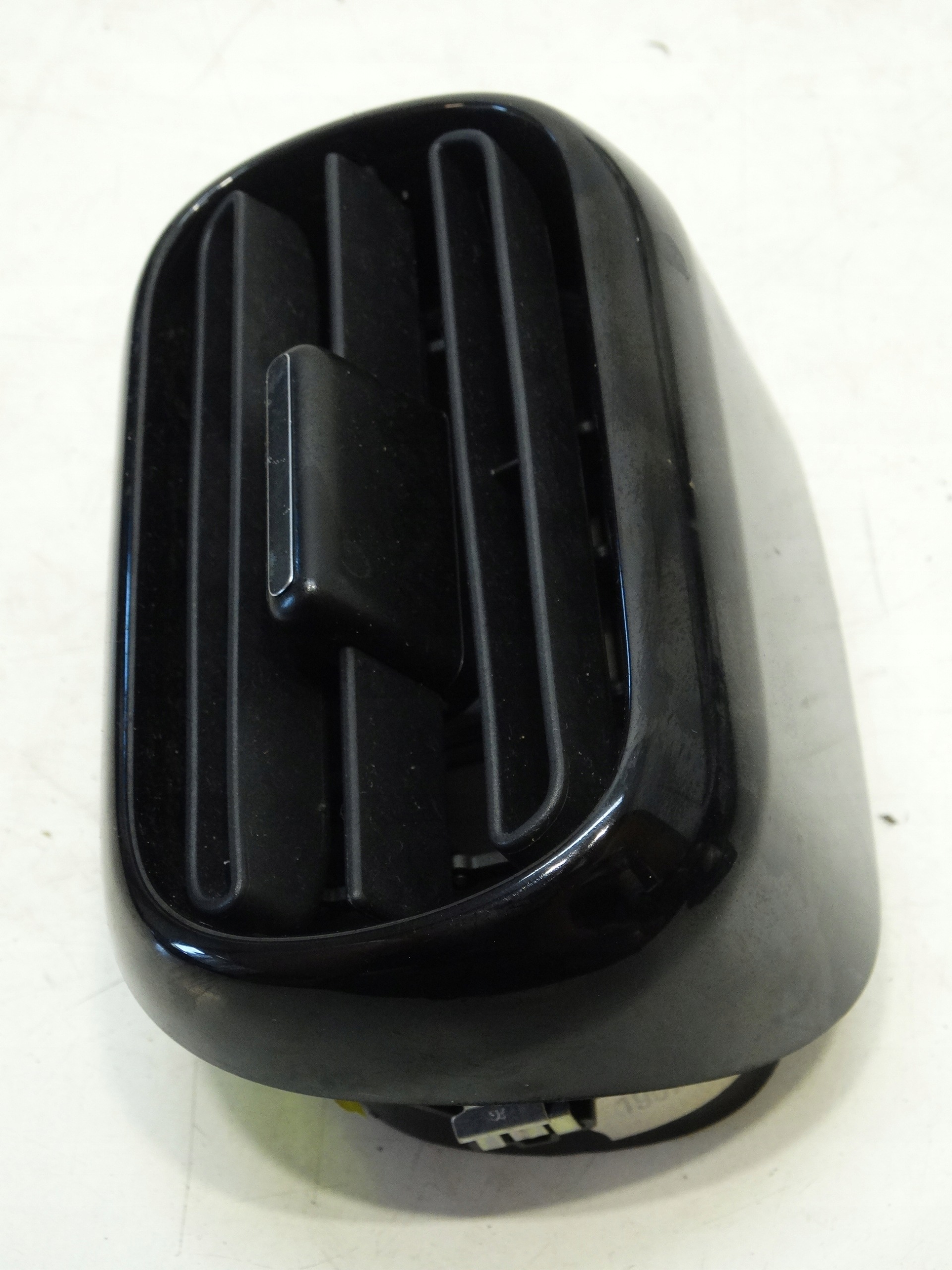 Ilmastointiritilä eteen vasen Citroen C4 Cactus image 3