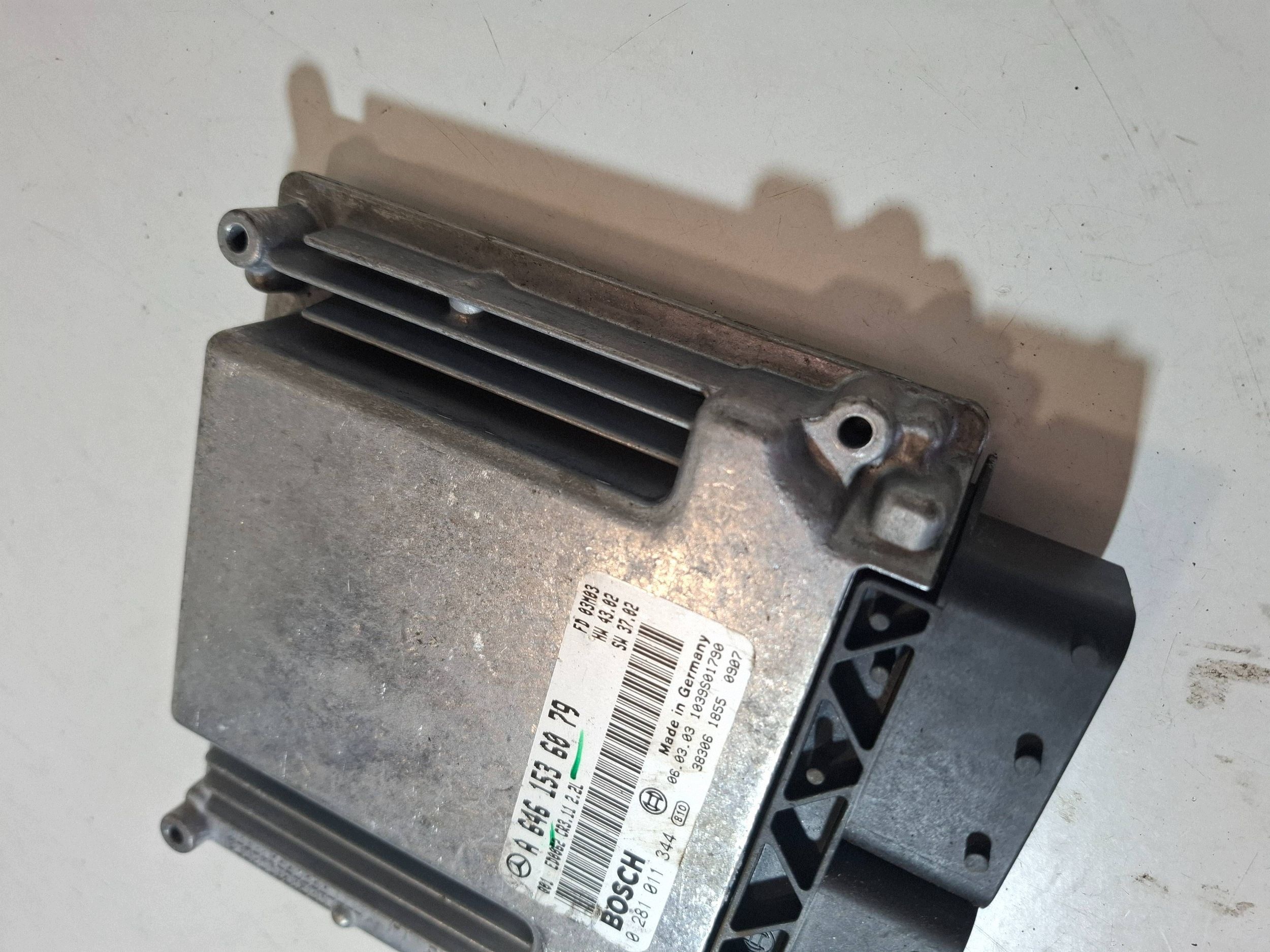 Computadora módulo motor Mercedes W211 2.2 CDI 0281011344 A6461536079 image 3
