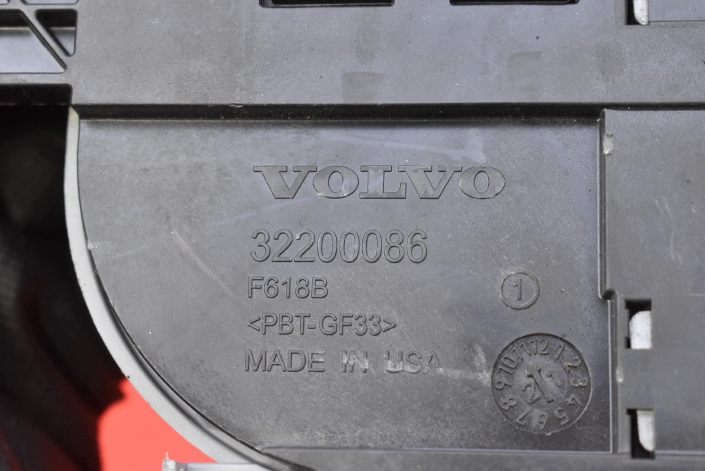 Pluspol för Volvo V60 II 2.0 T5 250hk image 7