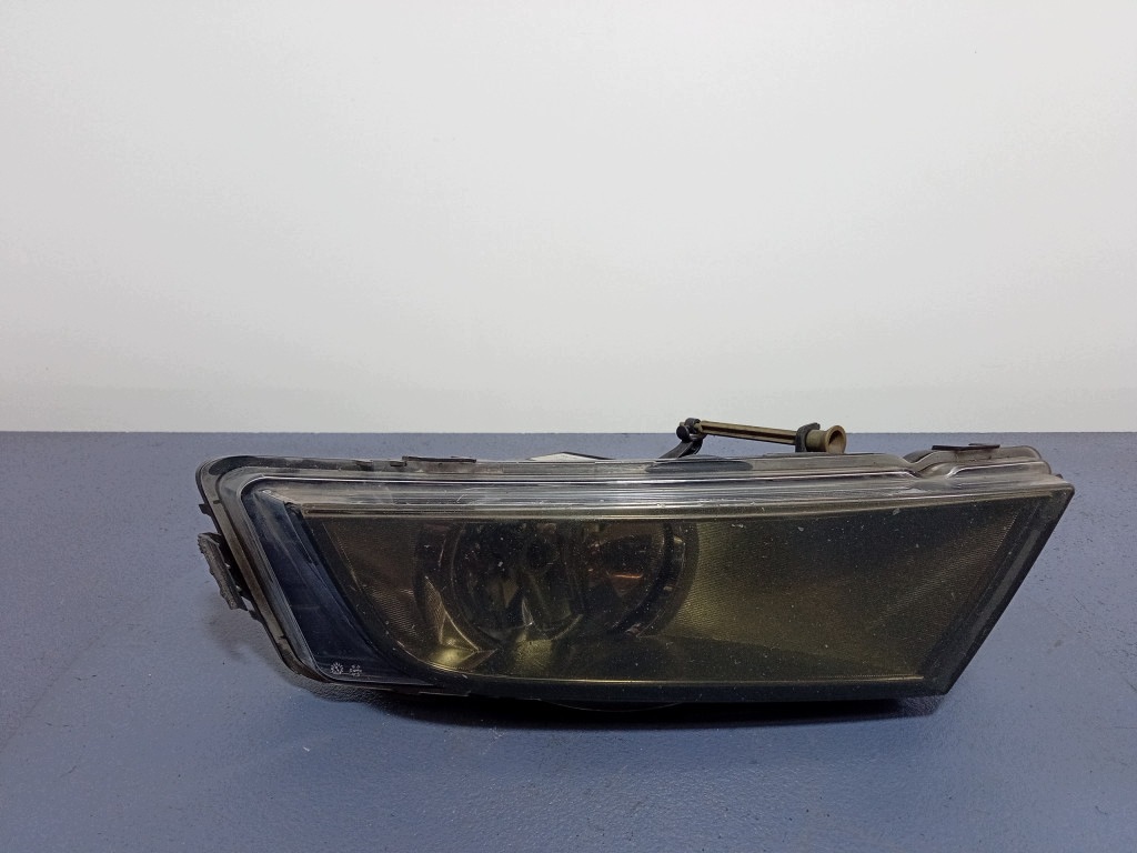 Skoda Octavia III Halogen Oikea 5E0941700 image 2