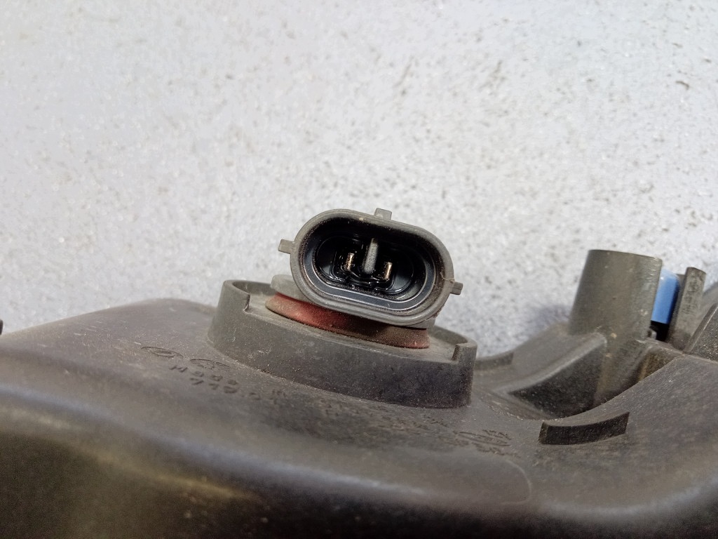 Skoda Octavia III Halogen Oikea 5E0941700 image 4
