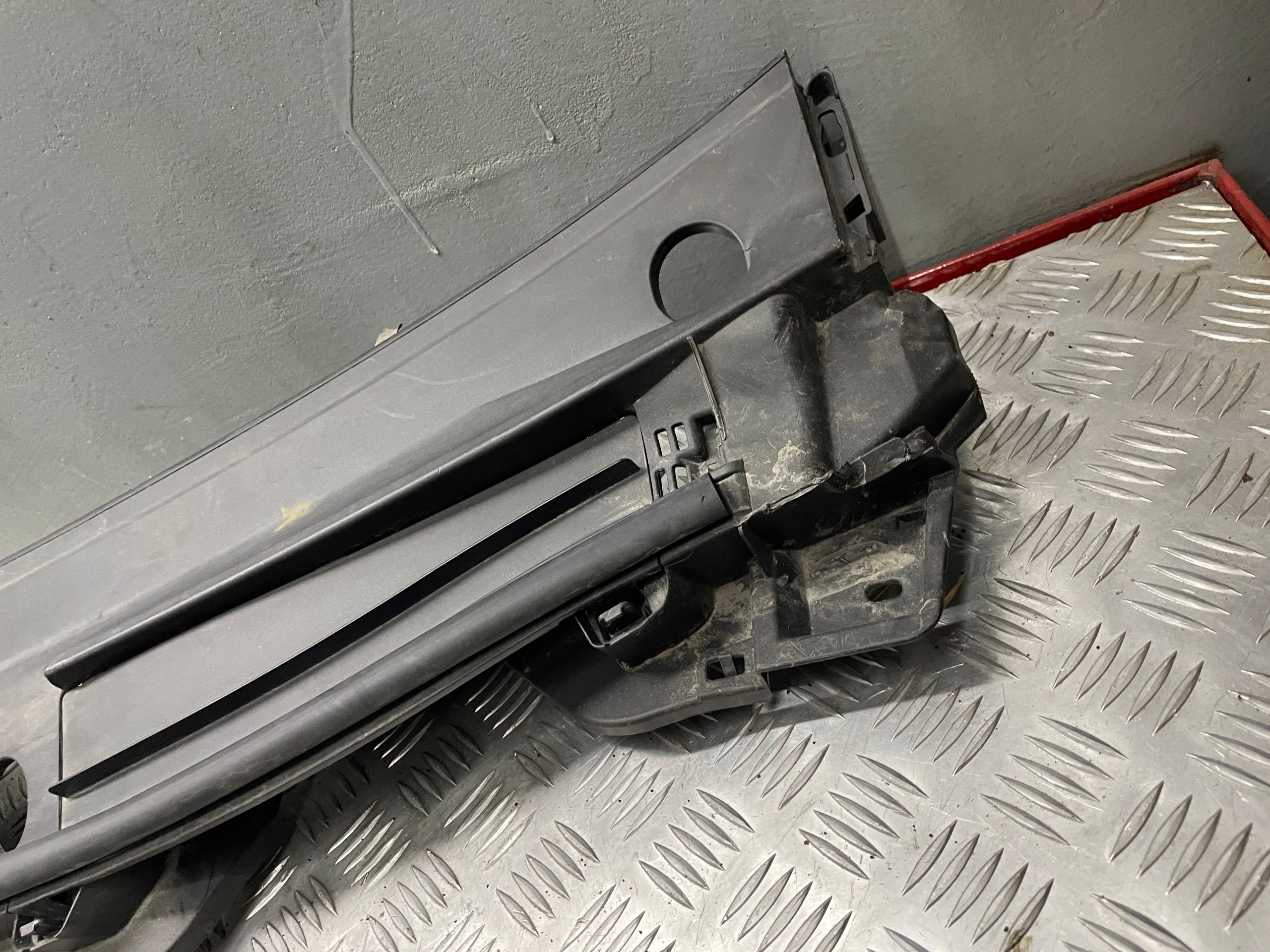 Käytetty kojelaudan yläosa 55781-47110 Toyota Prius III