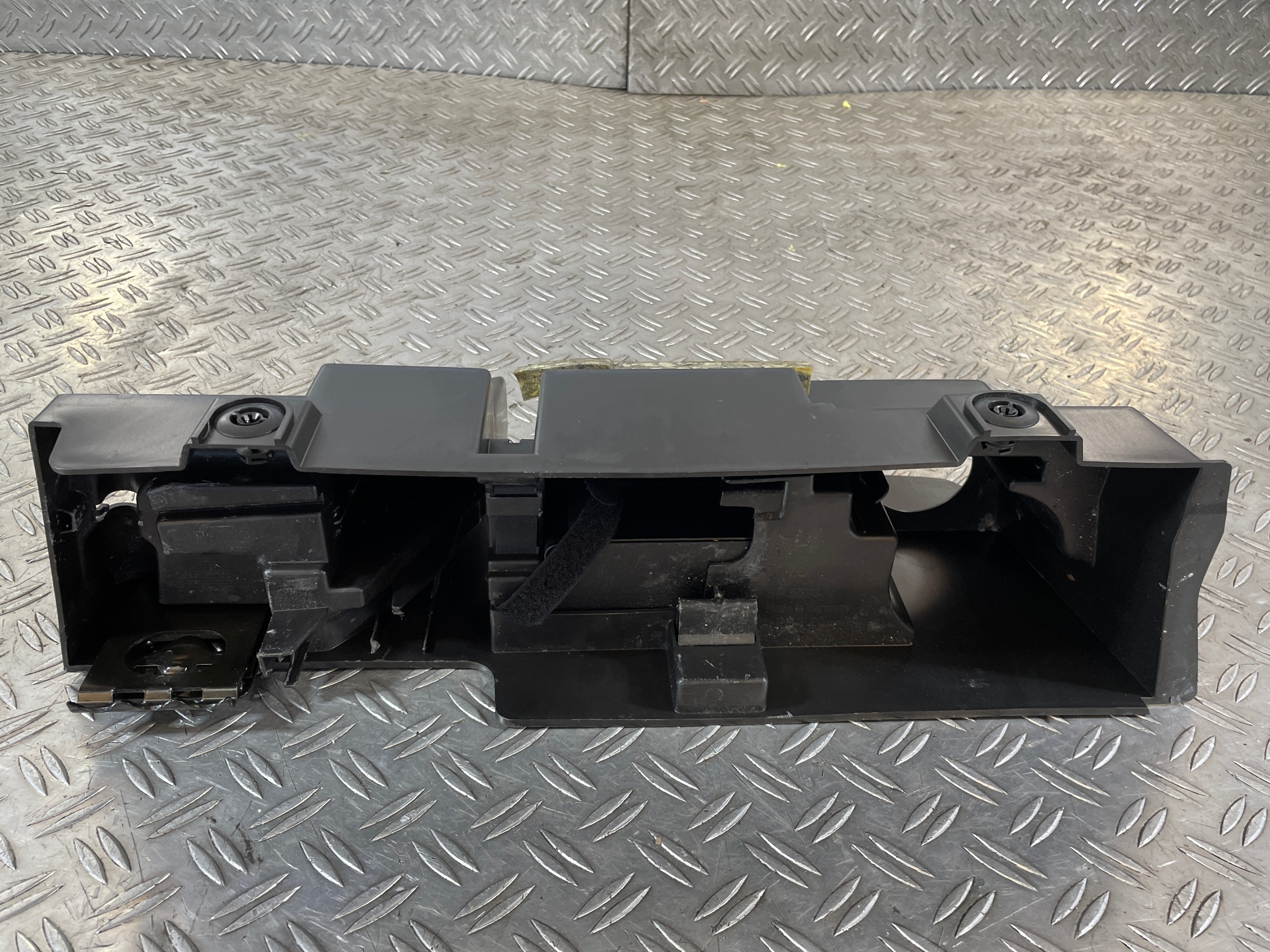 MERCEDES W204 07- Pyöränkotelo Käytetty A2048990314