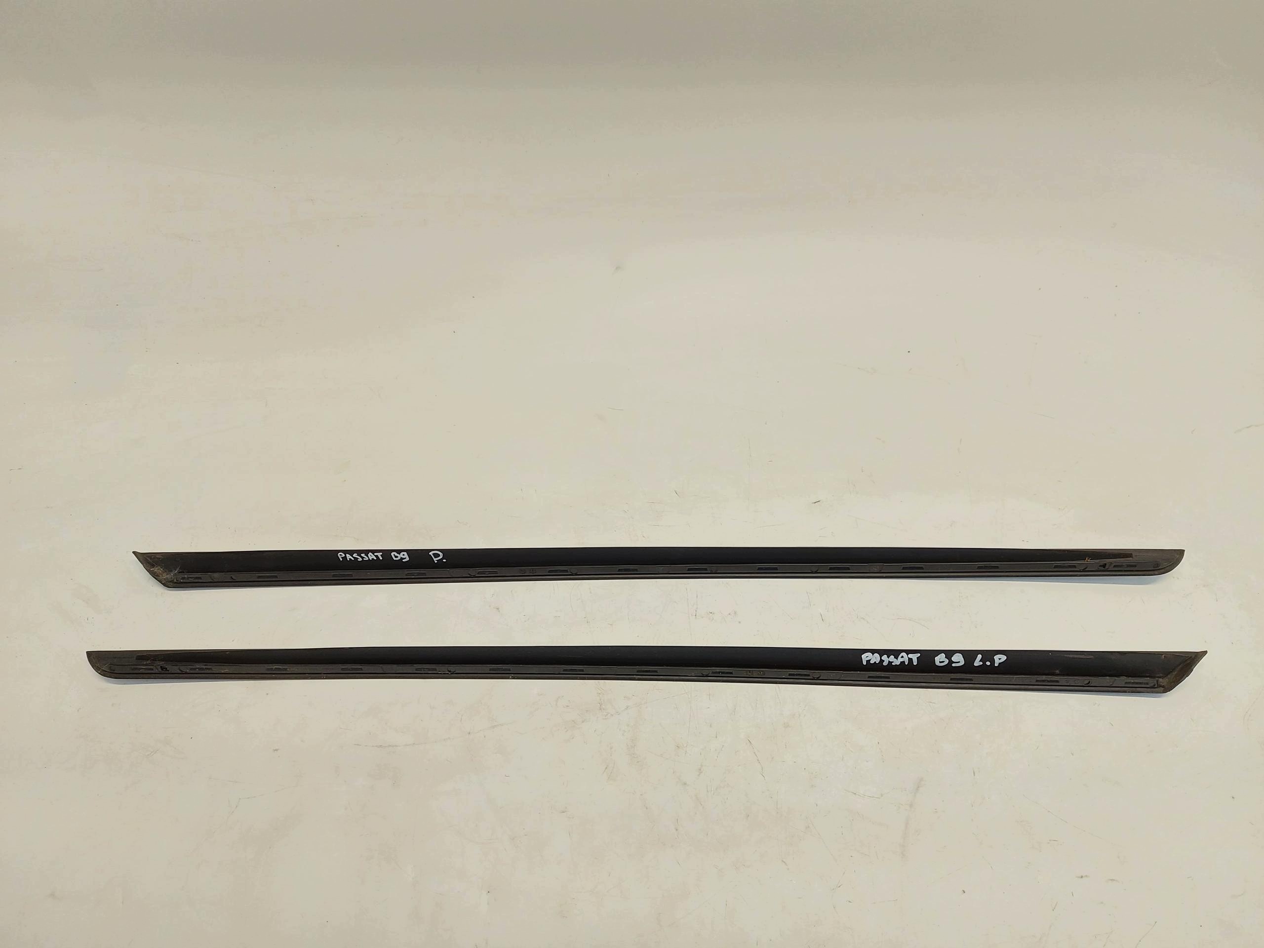 VW Passat R B9 3J0 2025 tuulilasin lista vasen