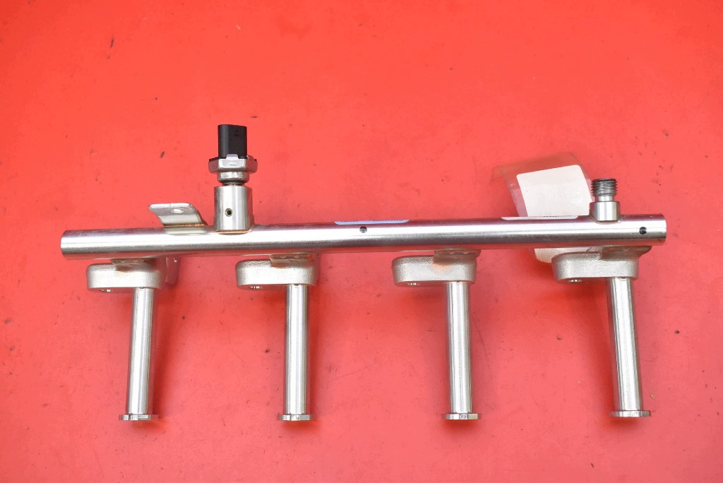 Einspritzleiste Volvo V60 II 2.0 T5 P32140074