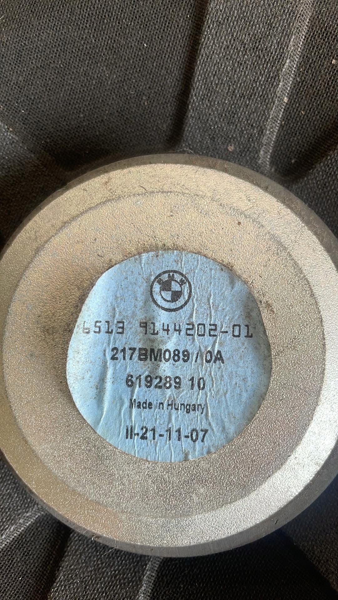 BMW X3 E83 subwoofer, oikea, 9144202