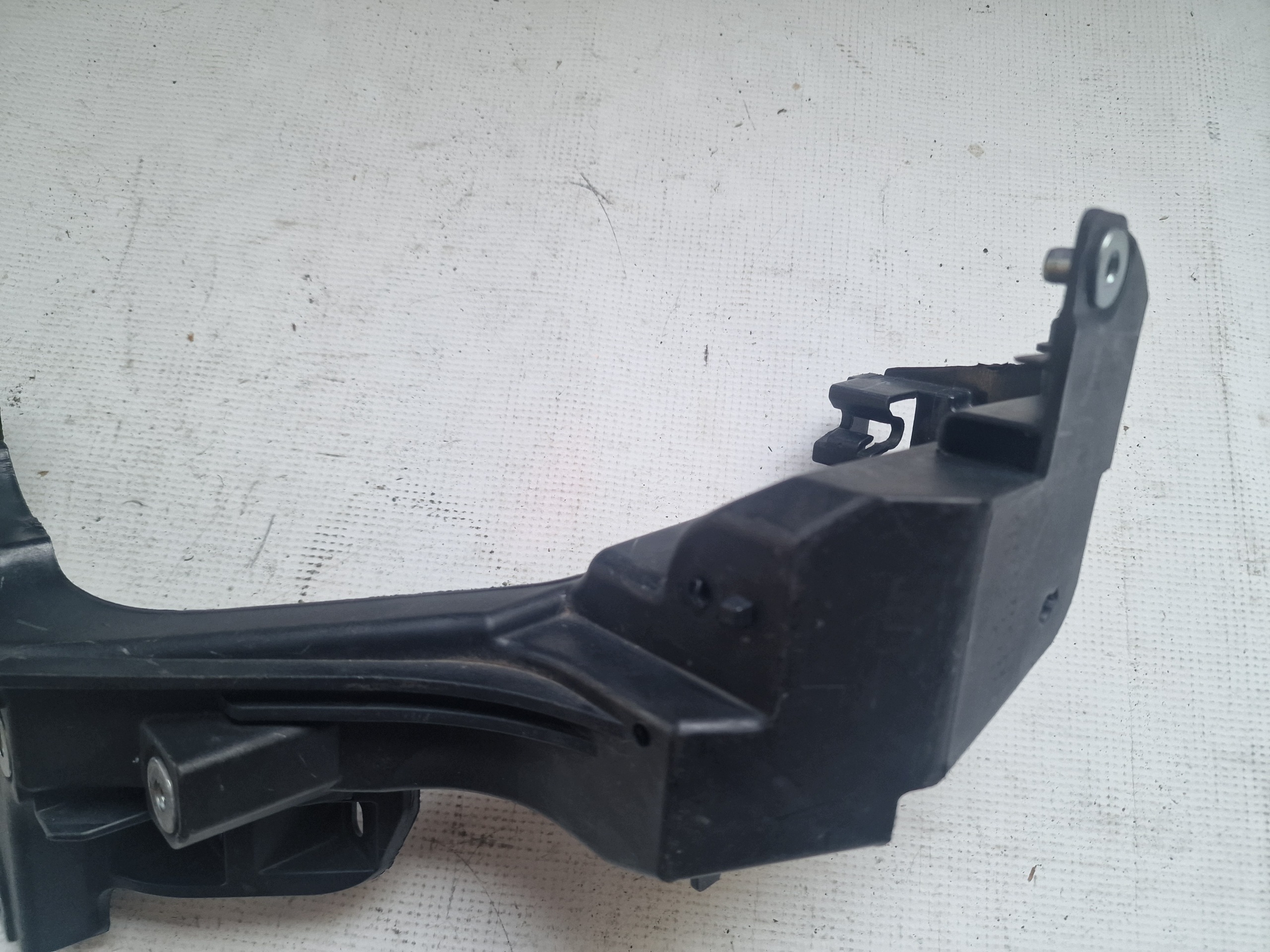 HYUNDAI i30 II 64156-A6000 Halterung Scheinwerfer links image 5