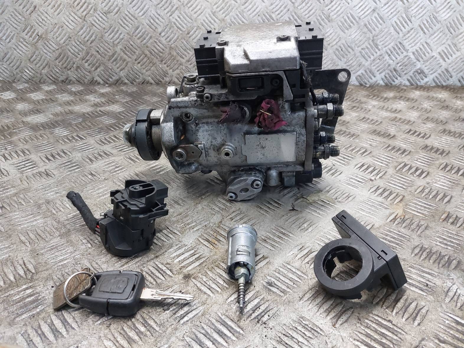 Polttoainepumppu Opel Zafira A 2.0 DTI image 2