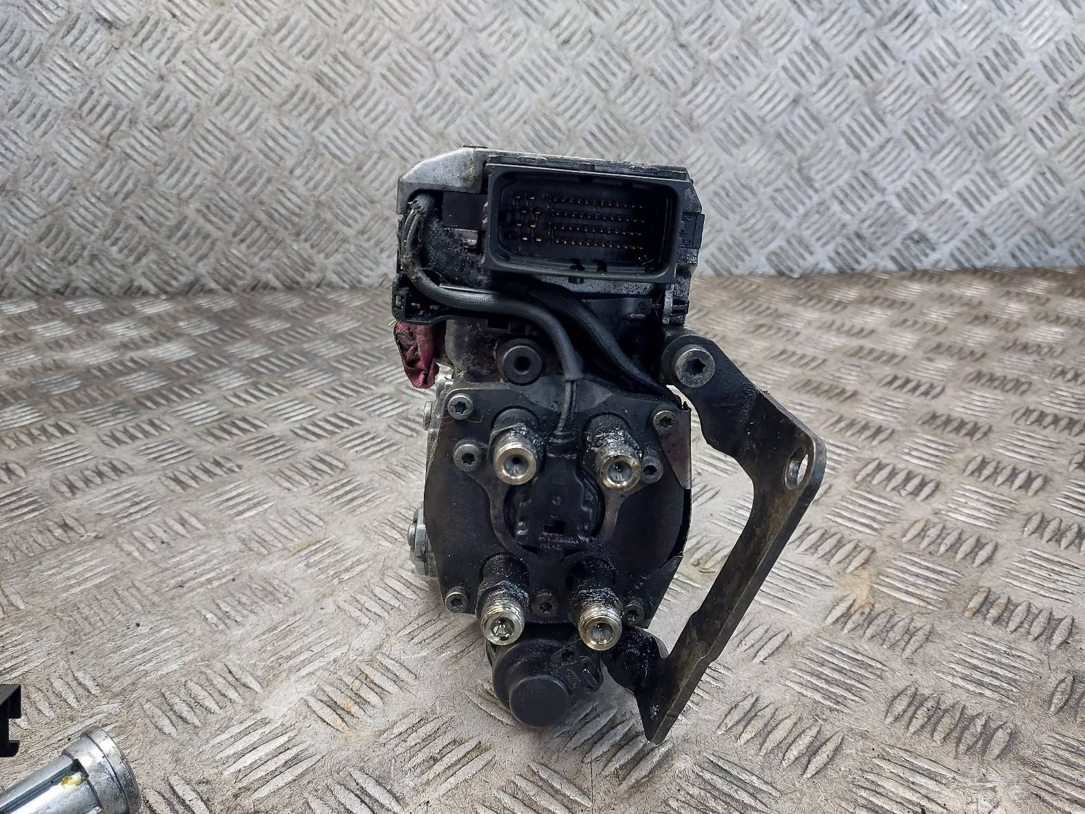 Polttoainepumppu Opel Zafira A 2.0 DTI image 9