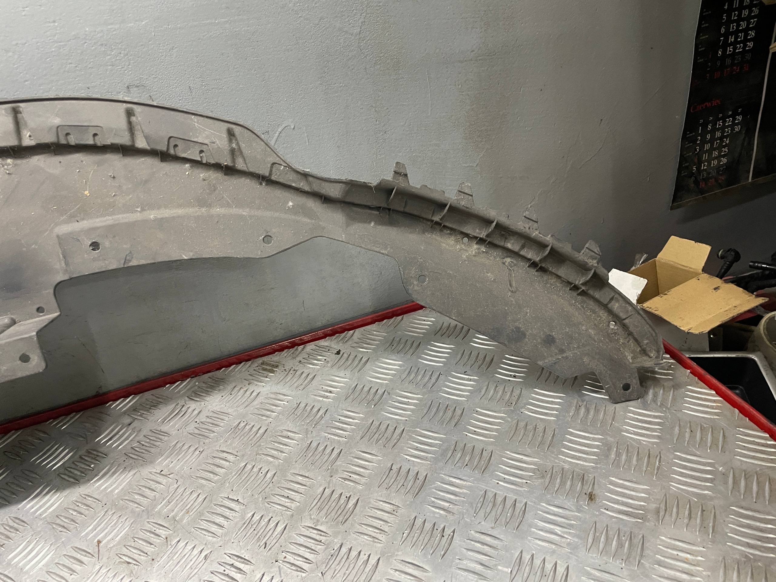 Suoja puskurin alla VW Tiguan Allspace 5NN805903J