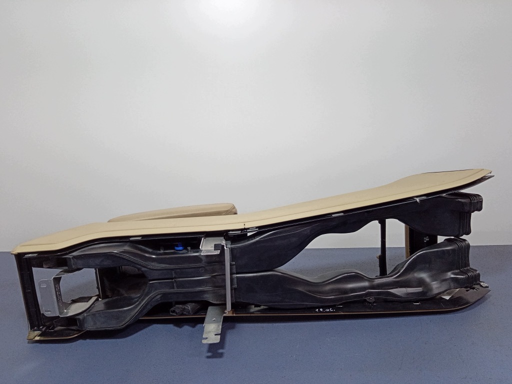 Audi A8 D3 Lift Tunnel Central Beige 4E0863241D image 5