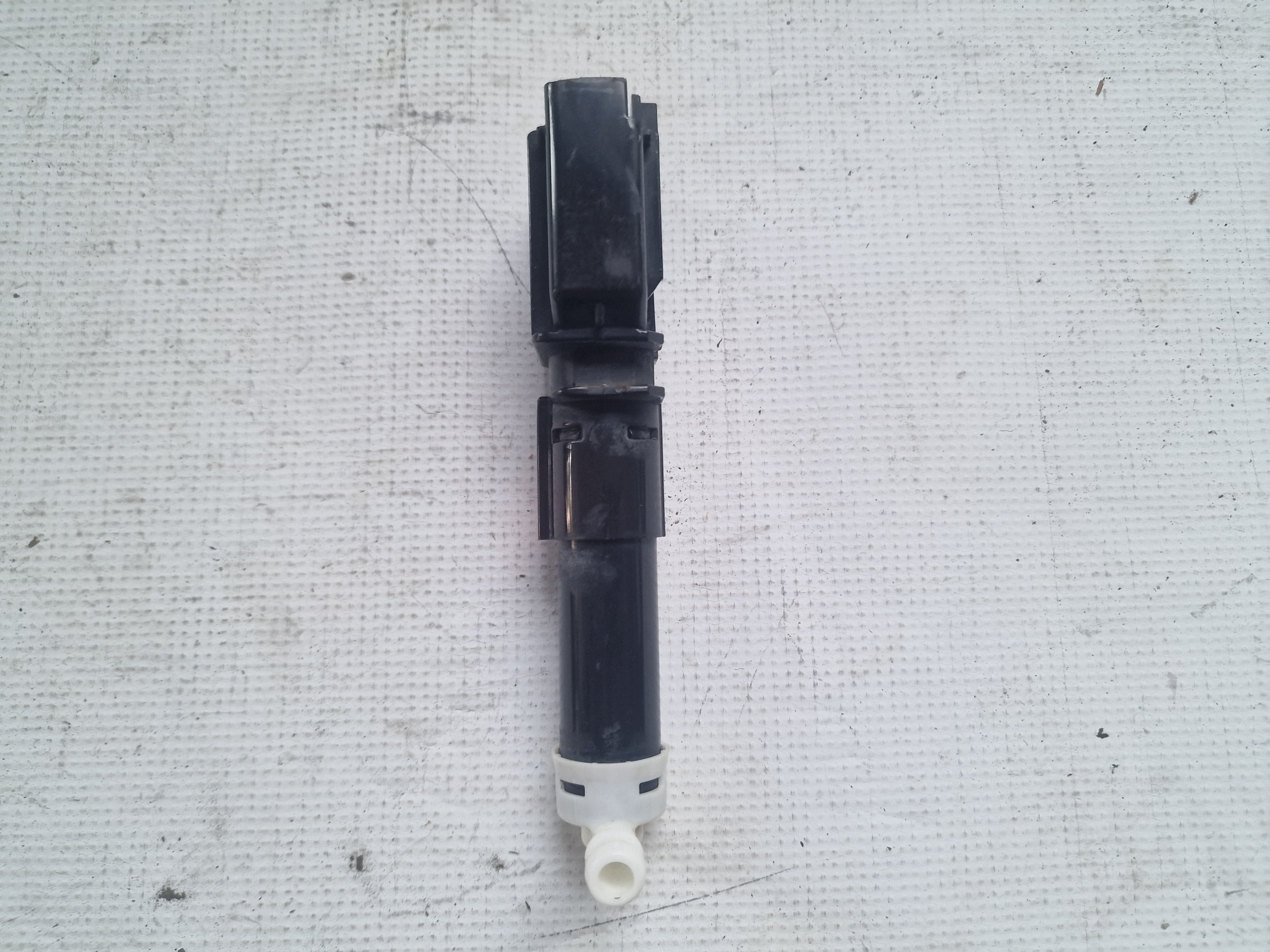 Mazda CX-7 Höger Strålkastartvättare EH66-5182Y image 3