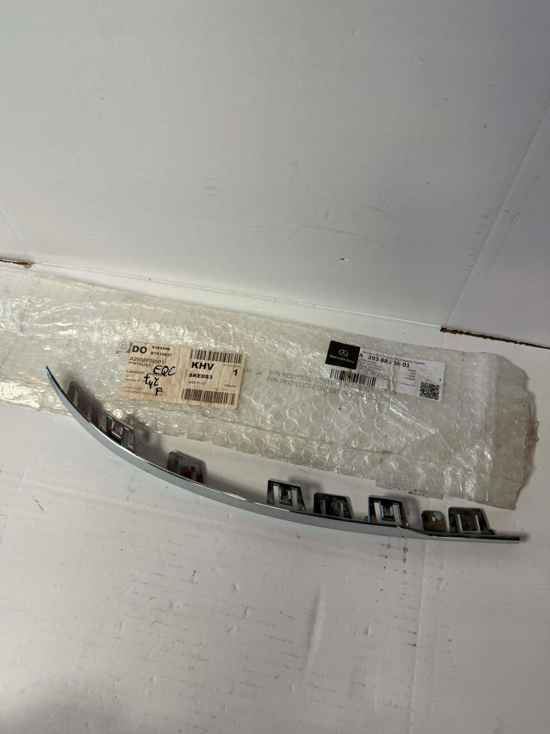 Chromlijst Bumper Rechts Achter W295 EQC OEM A2938855601 image 5