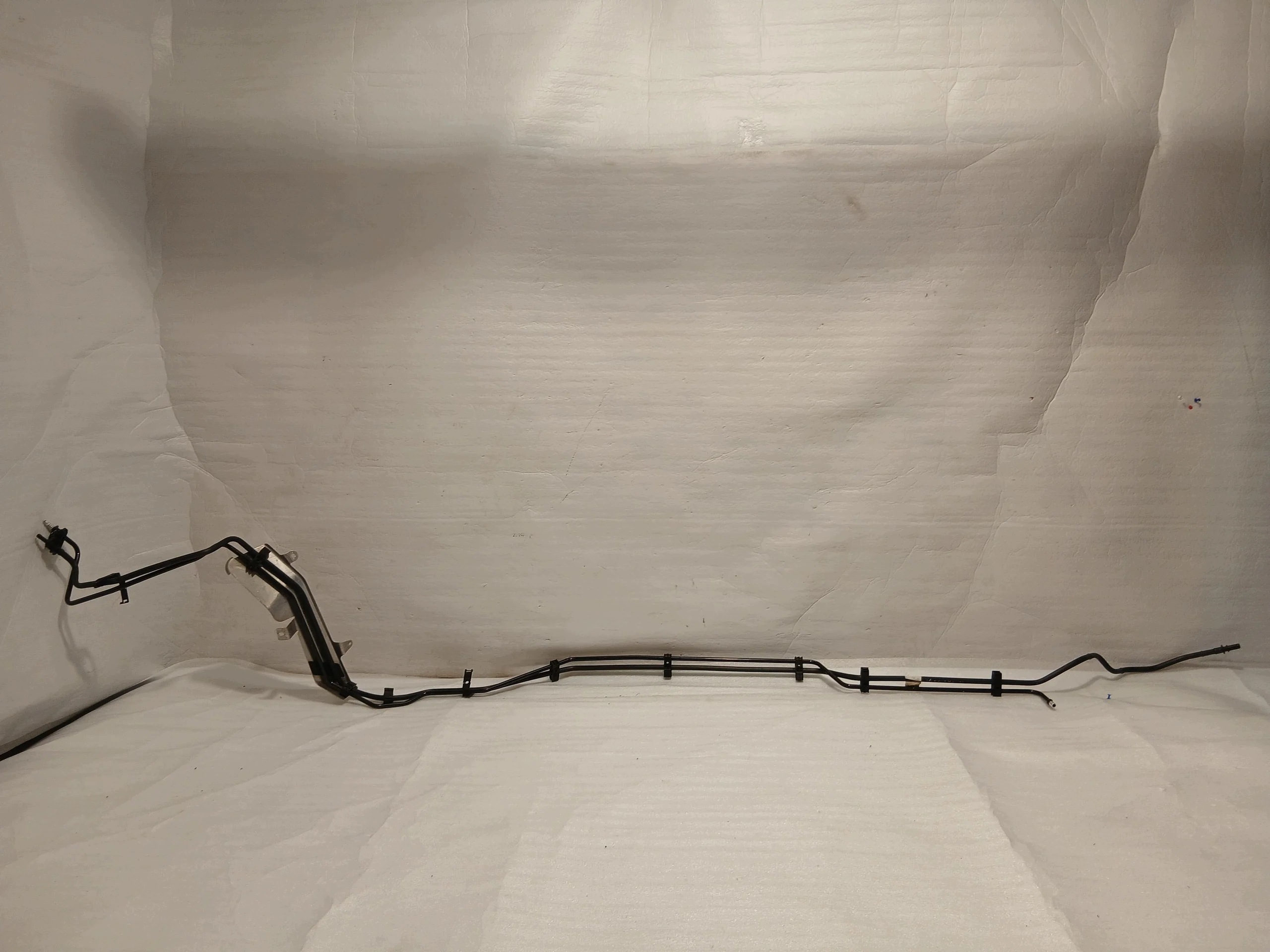 Audi A4 B9 LIFT conduites carburant 8W0201991P image 2