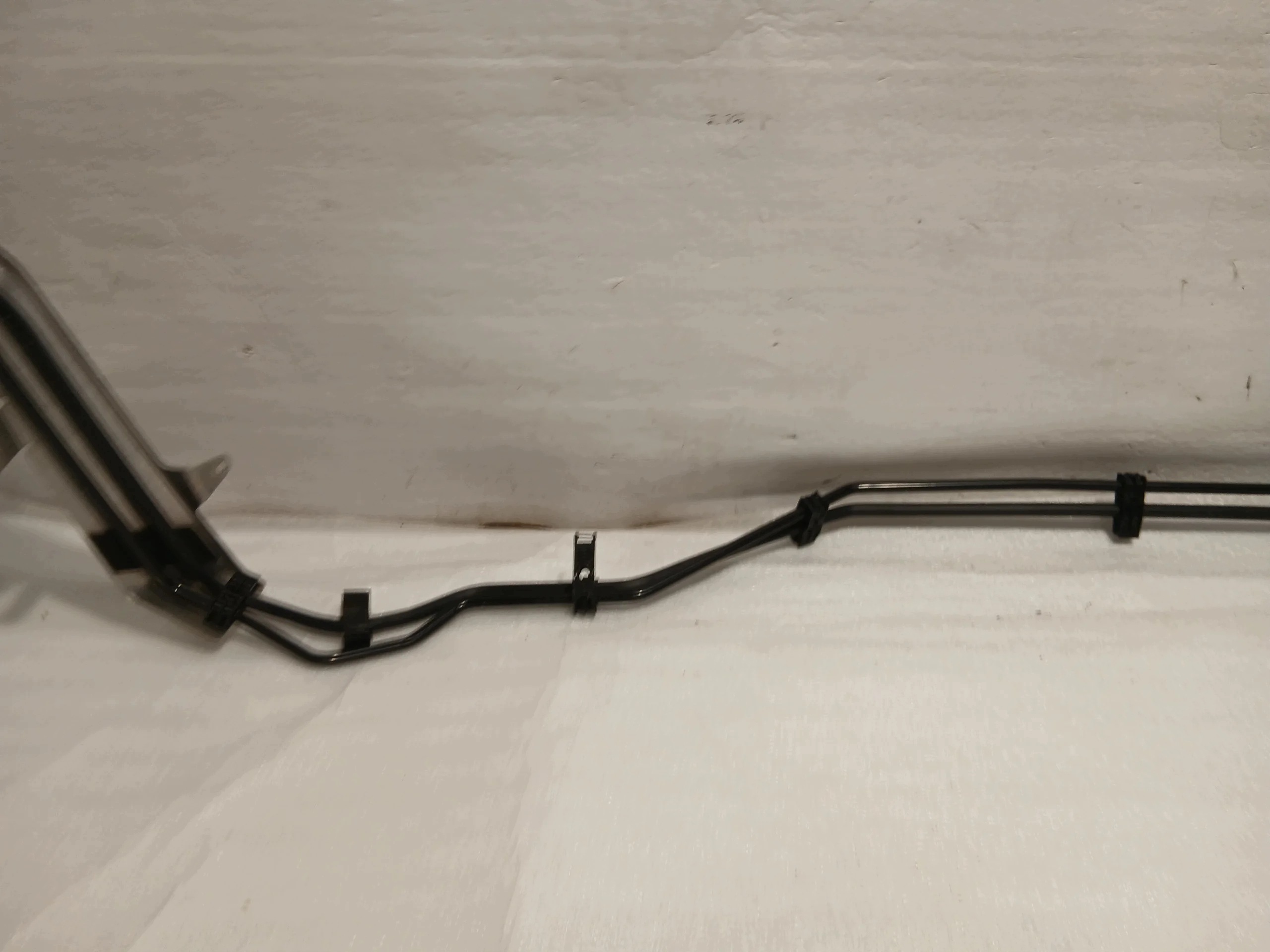 Audi A4 B9 LIFT conduites carburant 8W0201991P image 3
