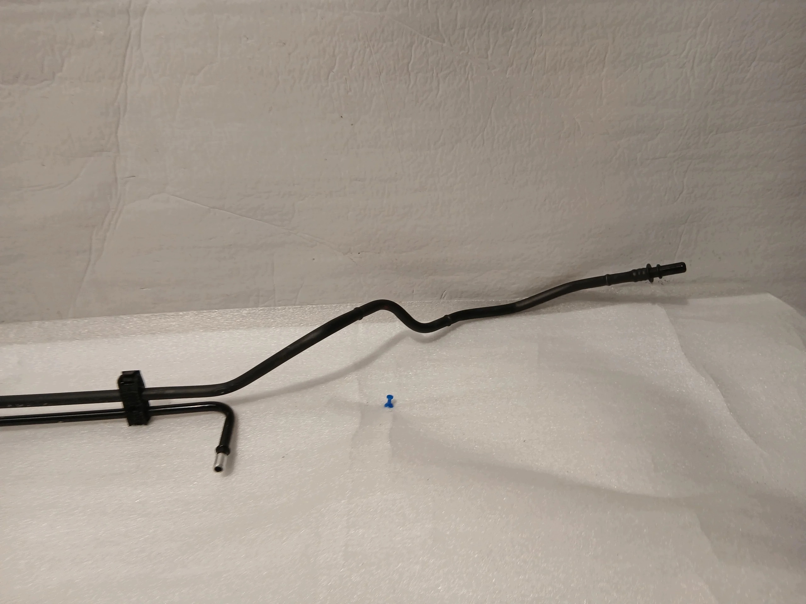 Audi A4 B9 LIFT conduites carburant 8W0201991P image 5
