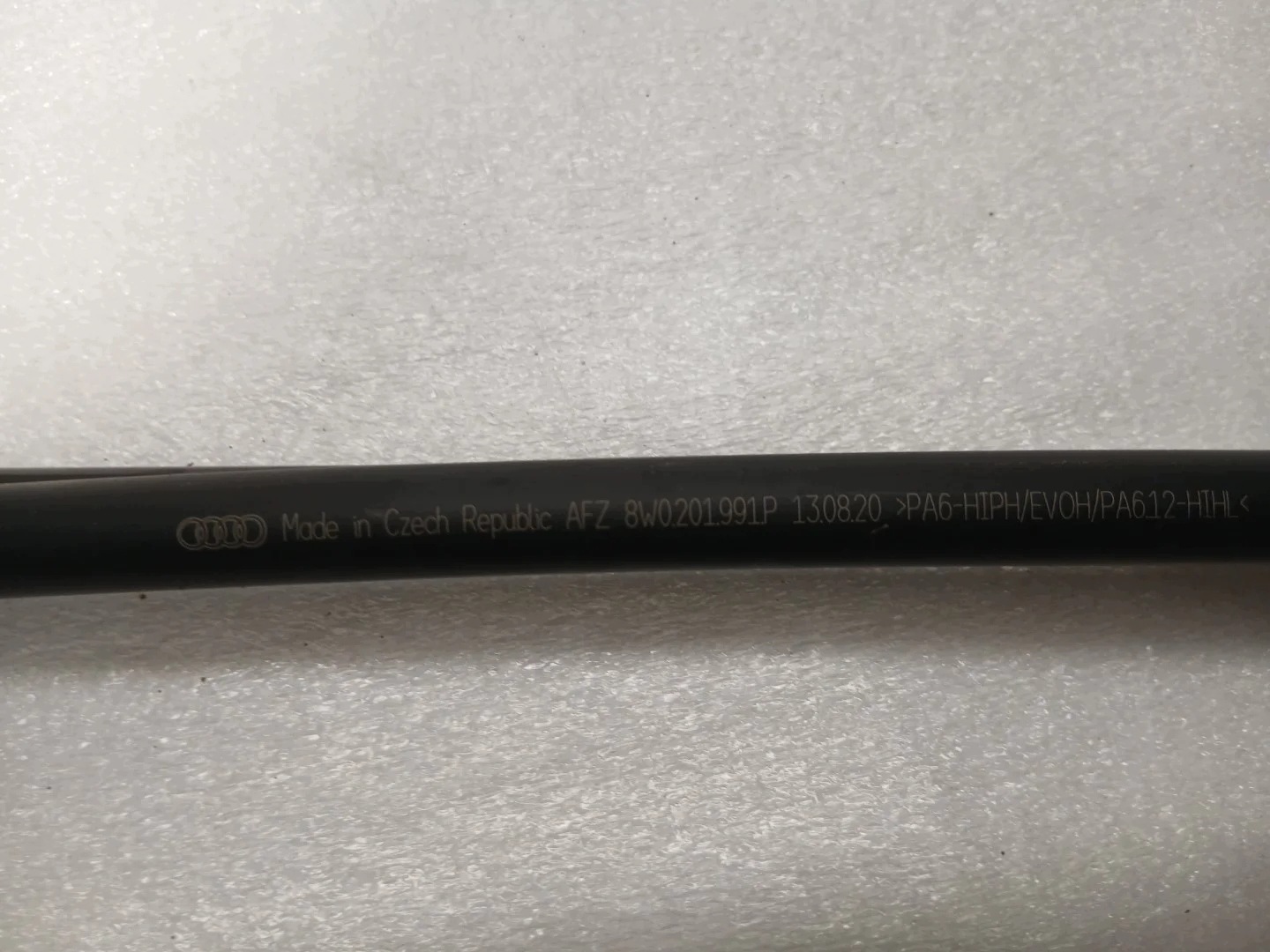 Audi A4 B9 LIFT conduites carburant 8W0201991P image 6