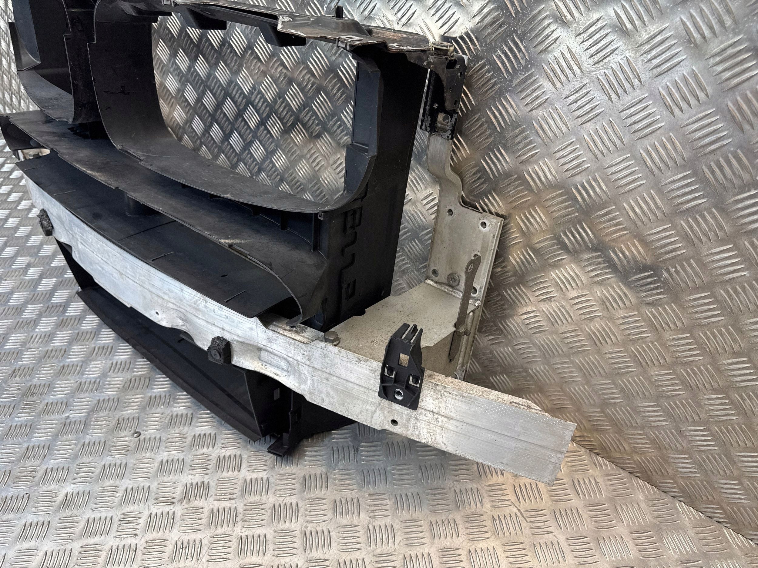 Panel de cierre BMW X5 F15/F85 16808310 image 3