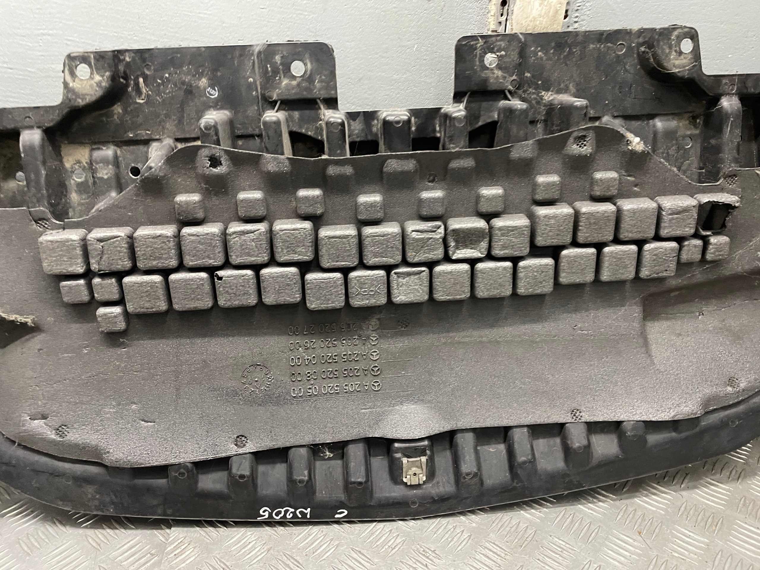 Proteção do Para-choque Mercedes C W205 OEM 563546357633 image 3