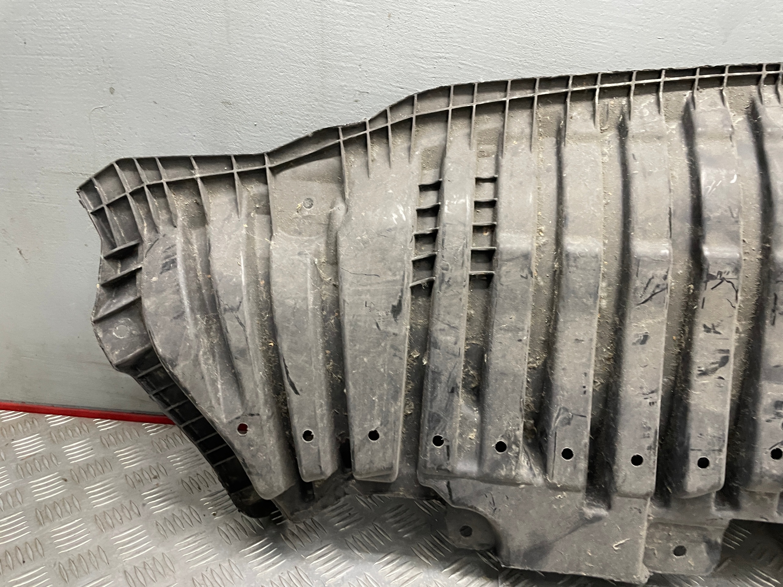 Proteção do Para-choque Mercedes C W205 OEM 563546357633 image 9