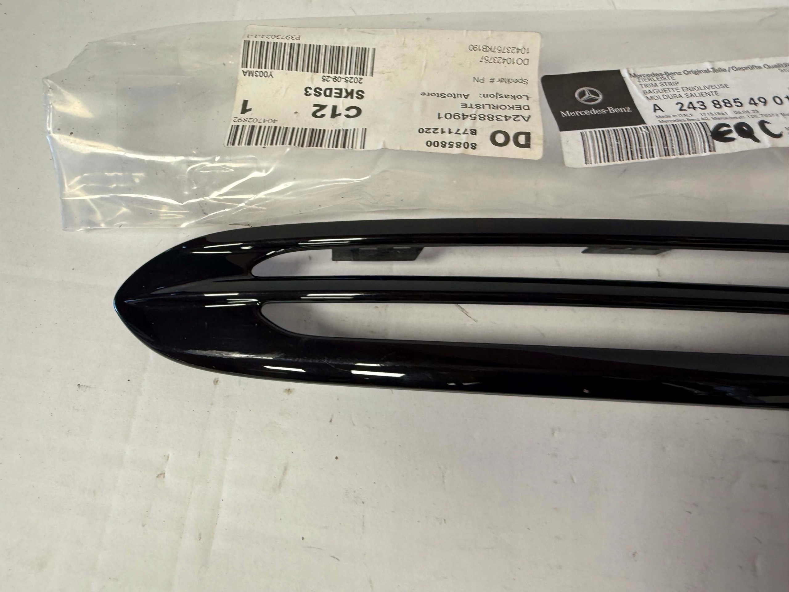 Mercedes EQC W243 Zierleiste Stoßstange hinten A2438854901