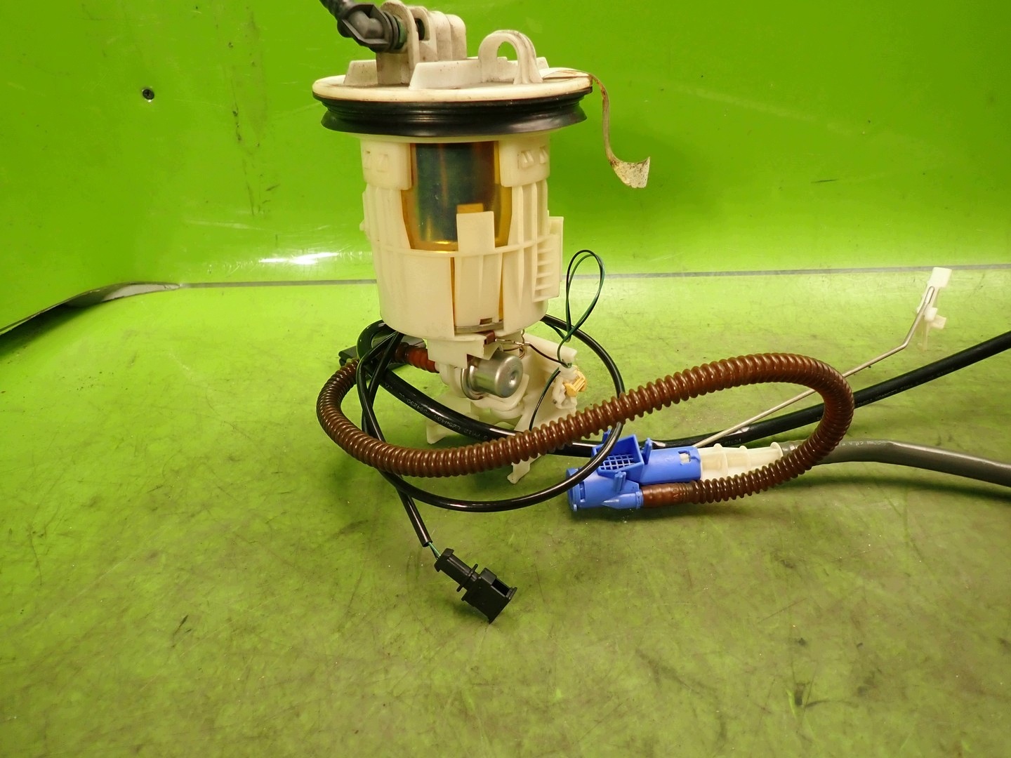 Polttoainetason anturin kelluke MINI COOPER ONE I R50 1.6 B 01r 6757539-9