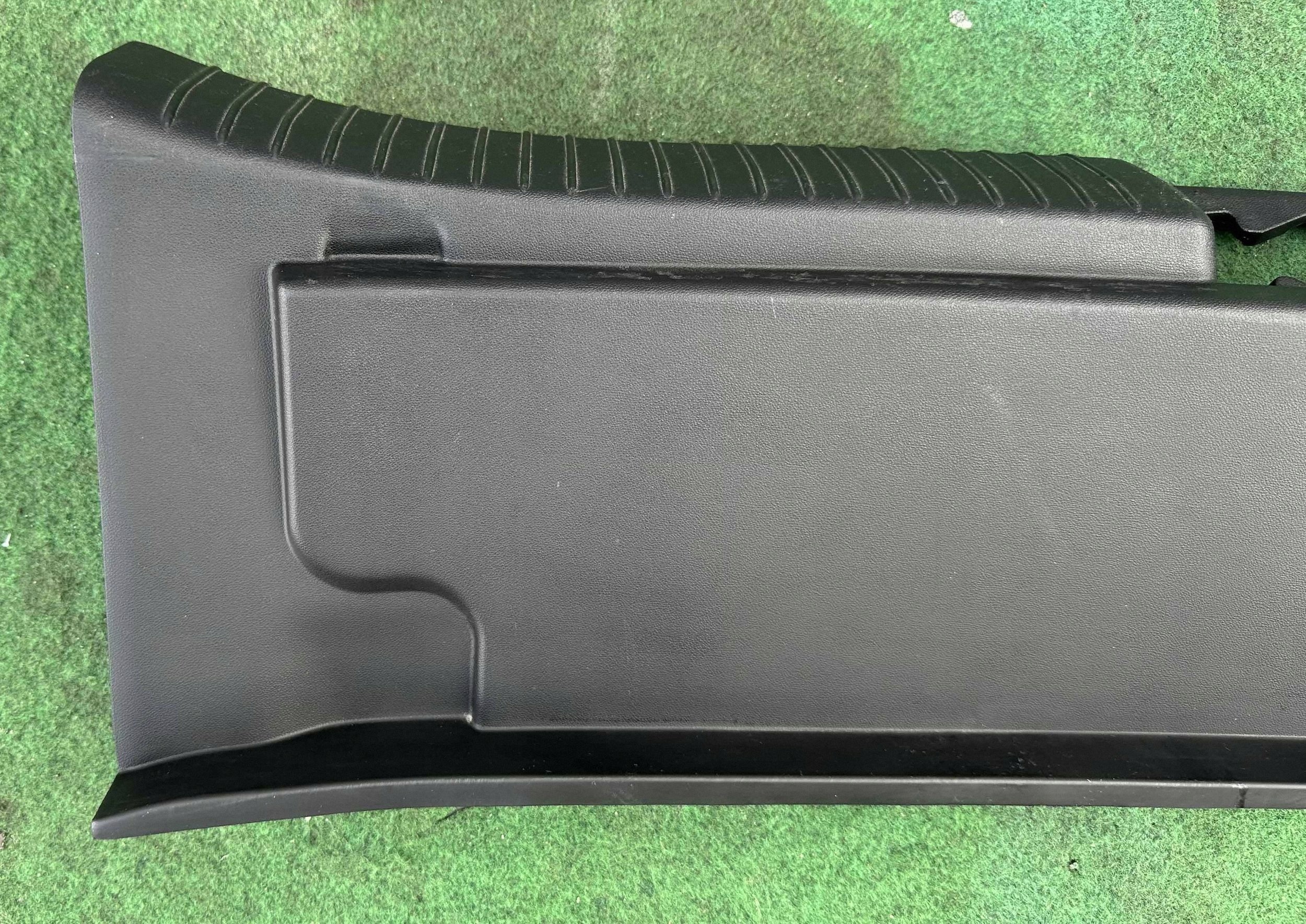 Hyundai ix20 takaluukun kynnyslista 857701k000