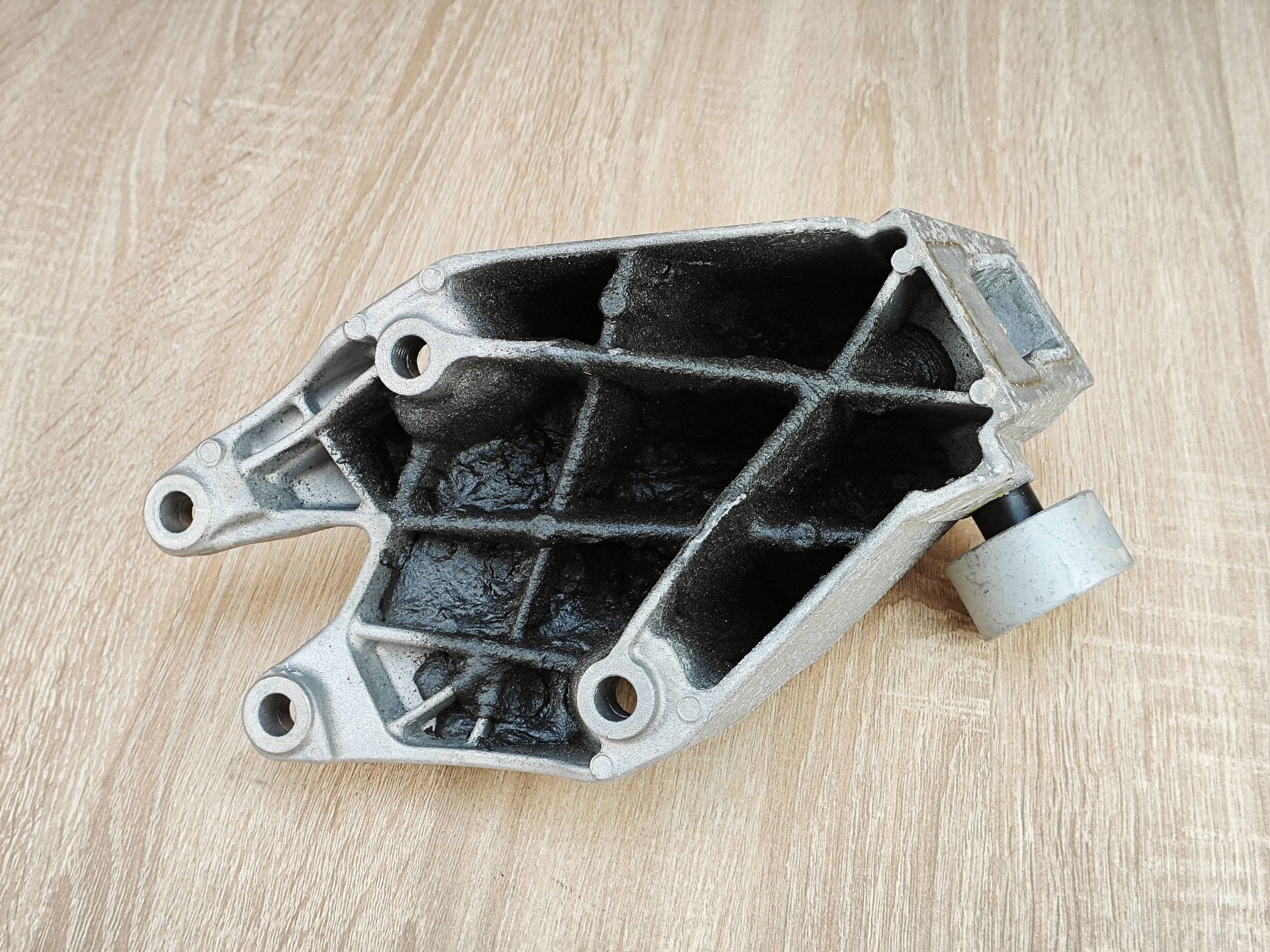 Soporte de motor izquierdo BMW 5 G30 G31 X3 X4 B47 2.0D usado image 4