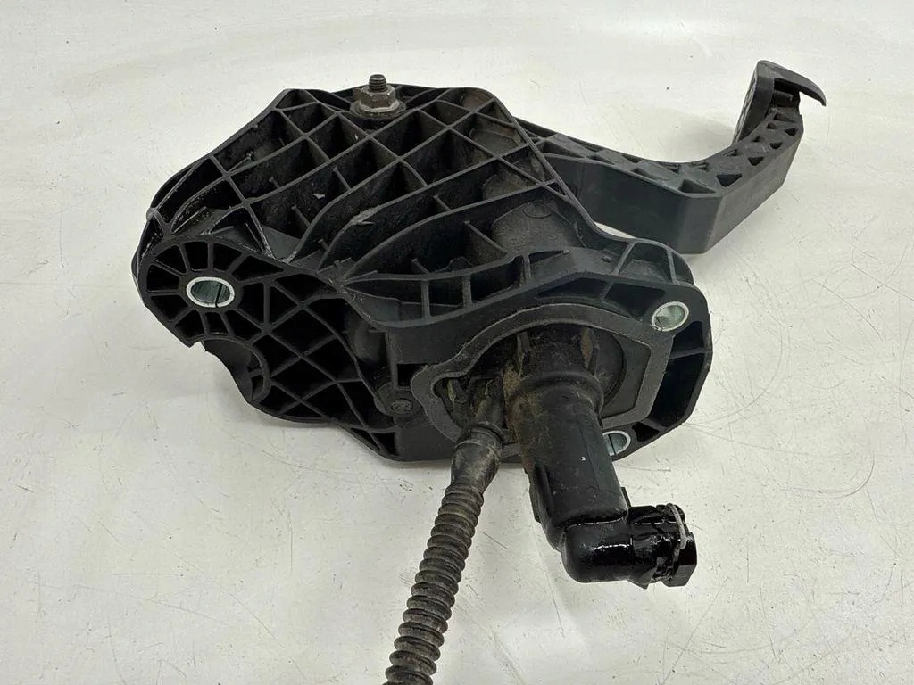 Kopplingspedal VW Passat B6 2.0FSI 3C1721059T image 5