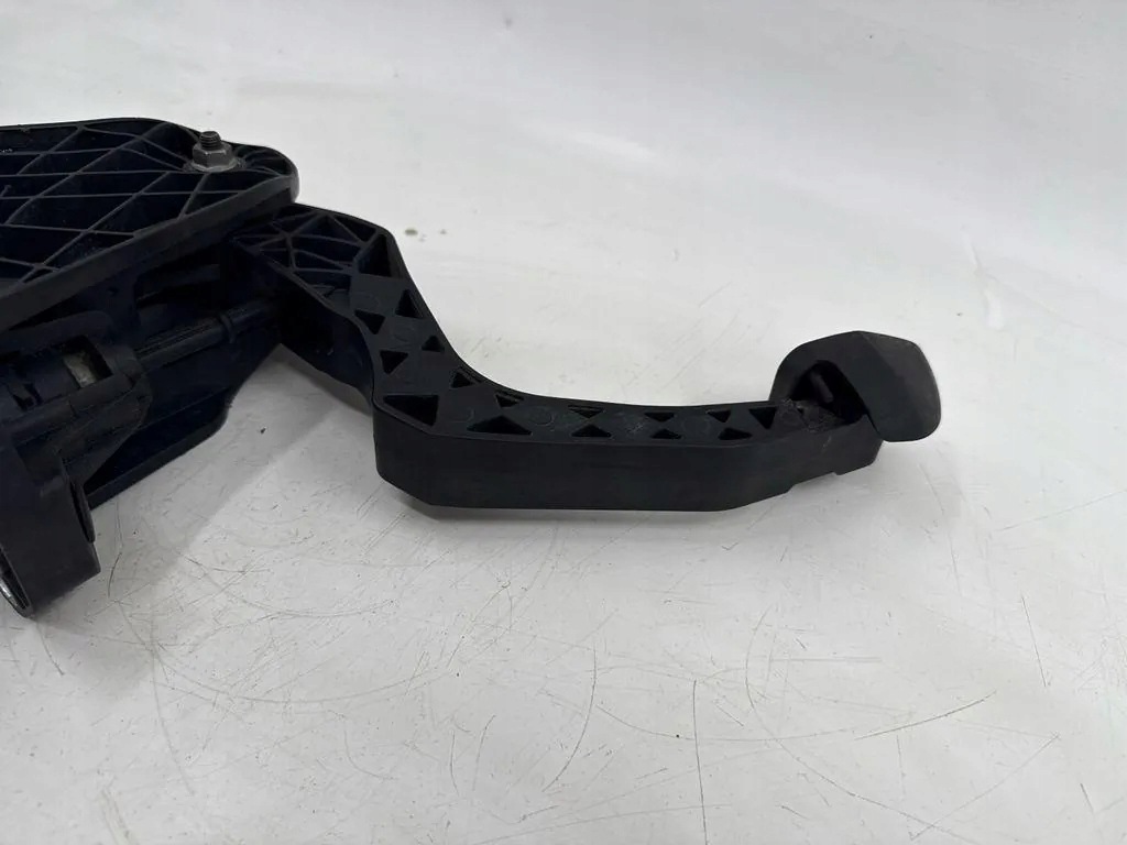 Kopplingspedal VW Passat B6 2.0FSI 3C1721059T image 6