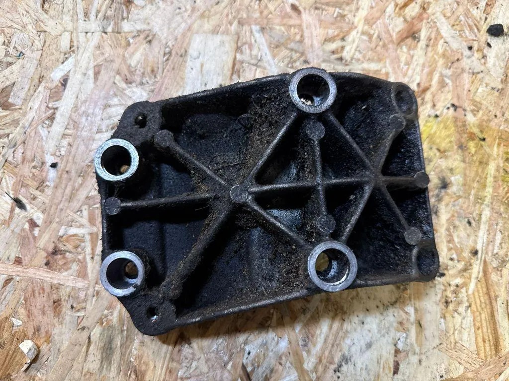 Support moteur gauche Ford Focus Turnier 1.8 TDCi 85kW image 4
