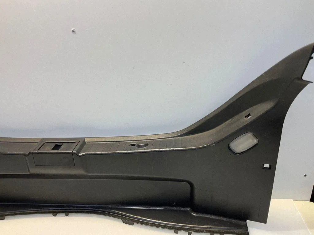 Koristeellinen takaluukun lista MERCEDES-BENZ CLS (C219) 2196930291