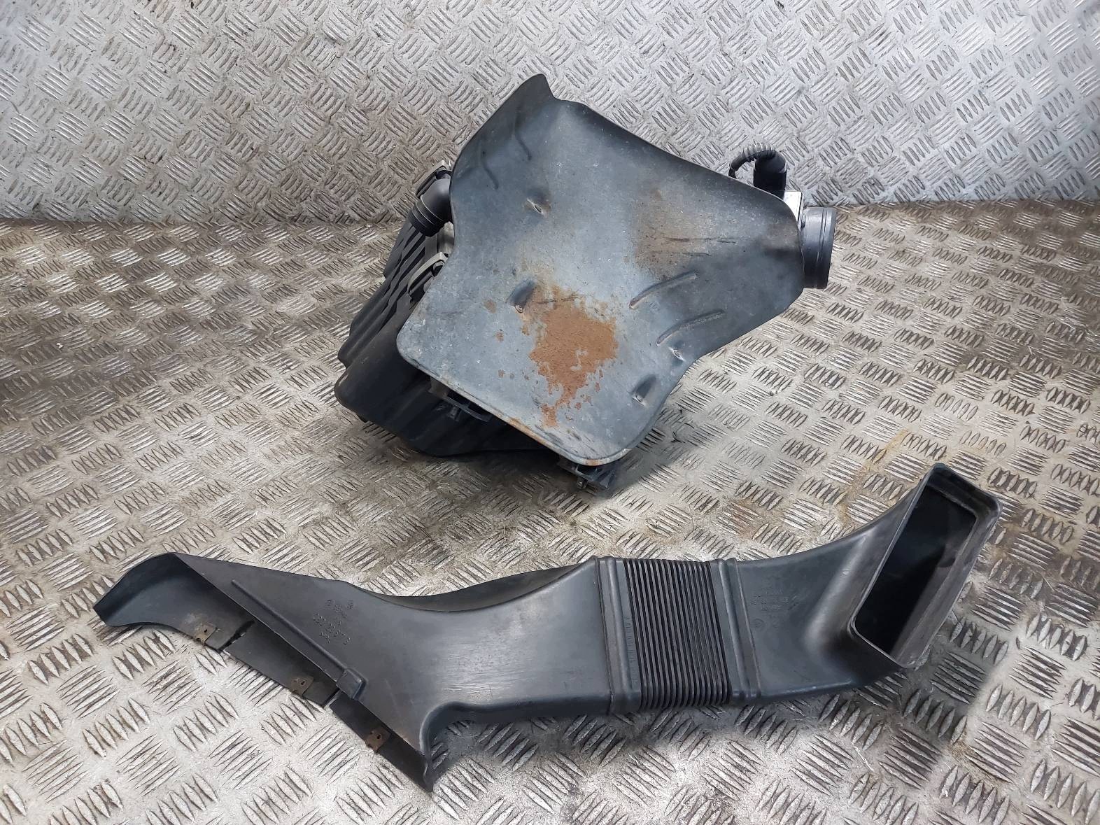 Luftfilterhus Passat B5 1.6 8V image 2