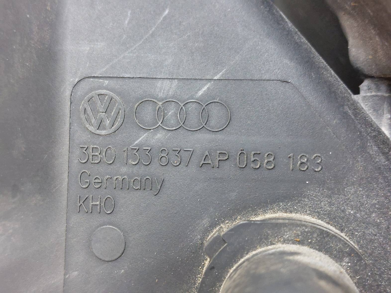 Kotelo suodatin + virtausmittari Passat B5 1.6 8V