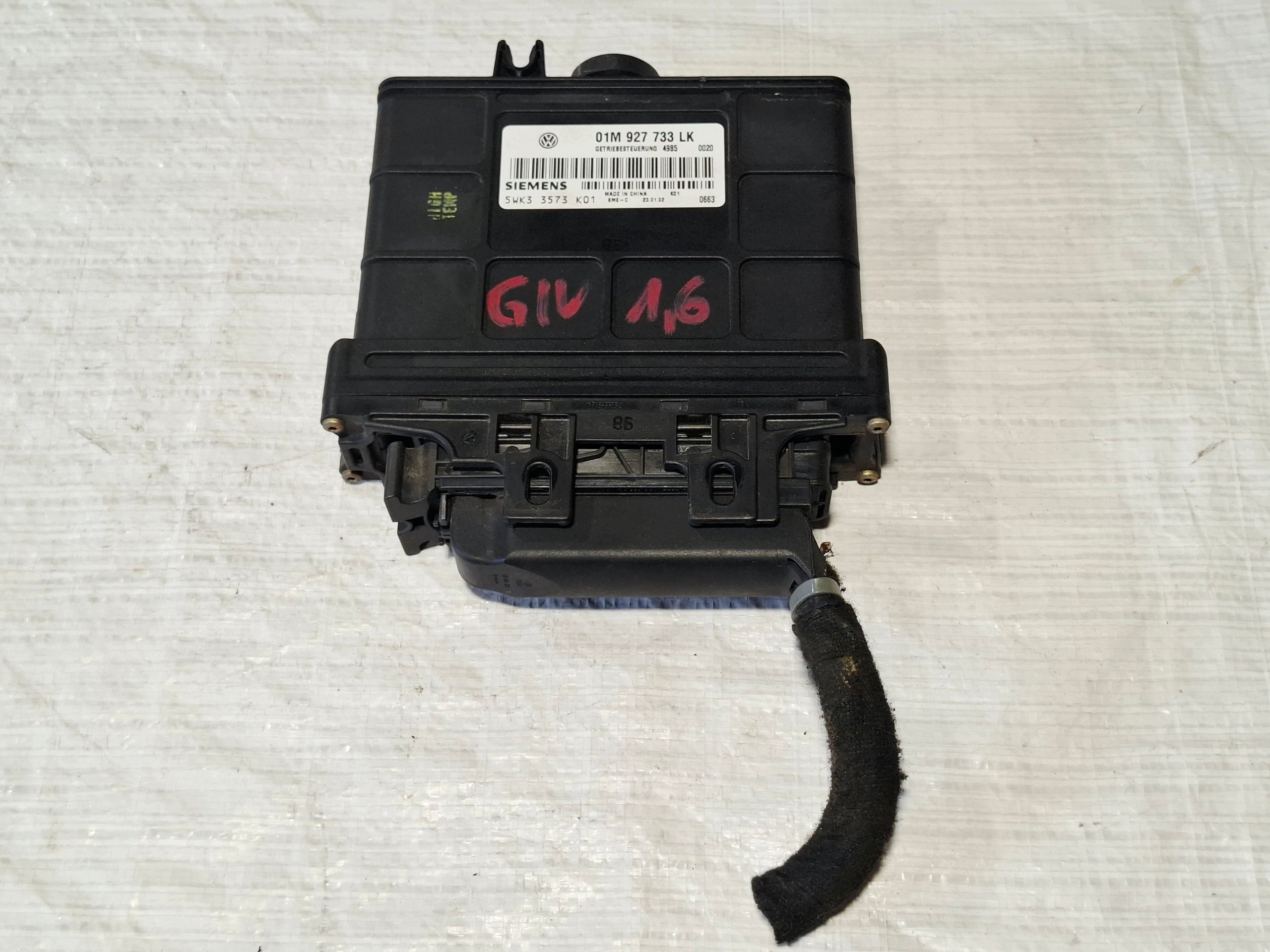 VW Golf IV Bora Automatic Transmission Control Module 01M927733LK image 2