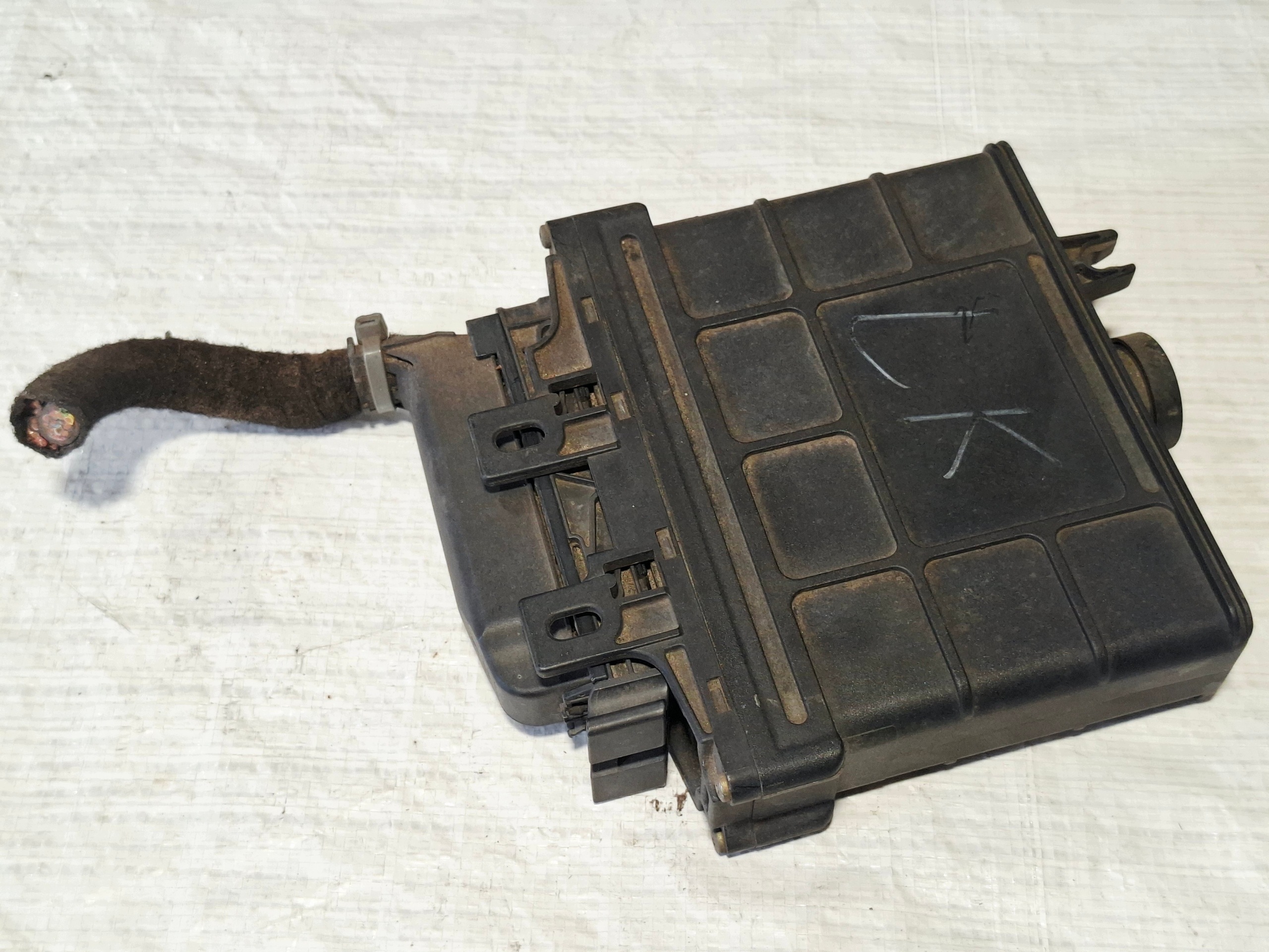 VW Golf IV Bora Automatic Transmission Control Module 01M927733LK image 3