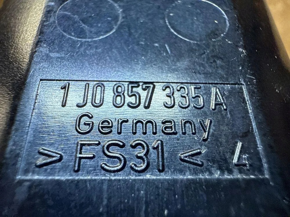Cendrier tableau de bord VW Golf IV 2000 OEM 1J0857335A image 5